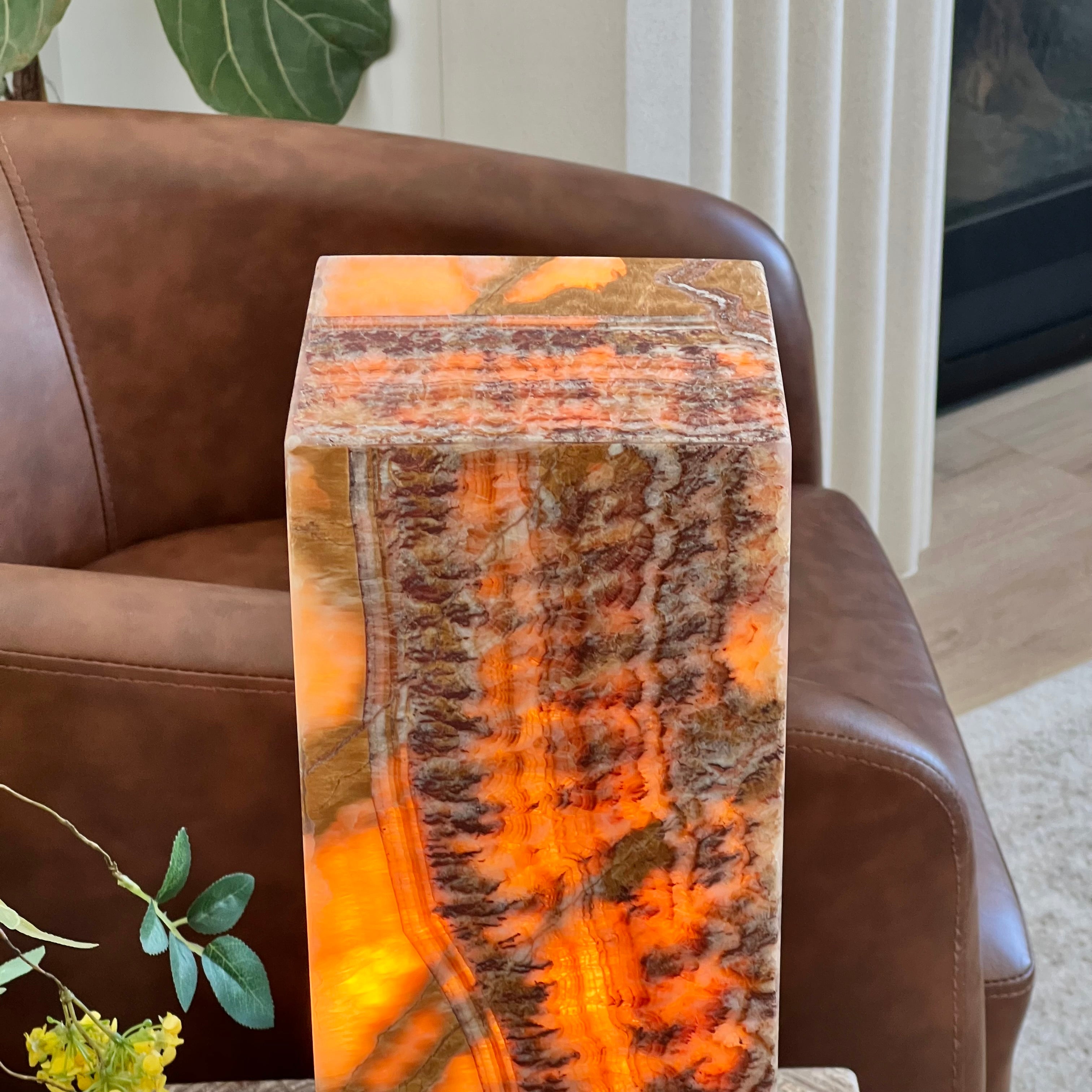 Handcrafted Red Onyx Table Lamp – Warm Earth Tones & Sculptural Glow