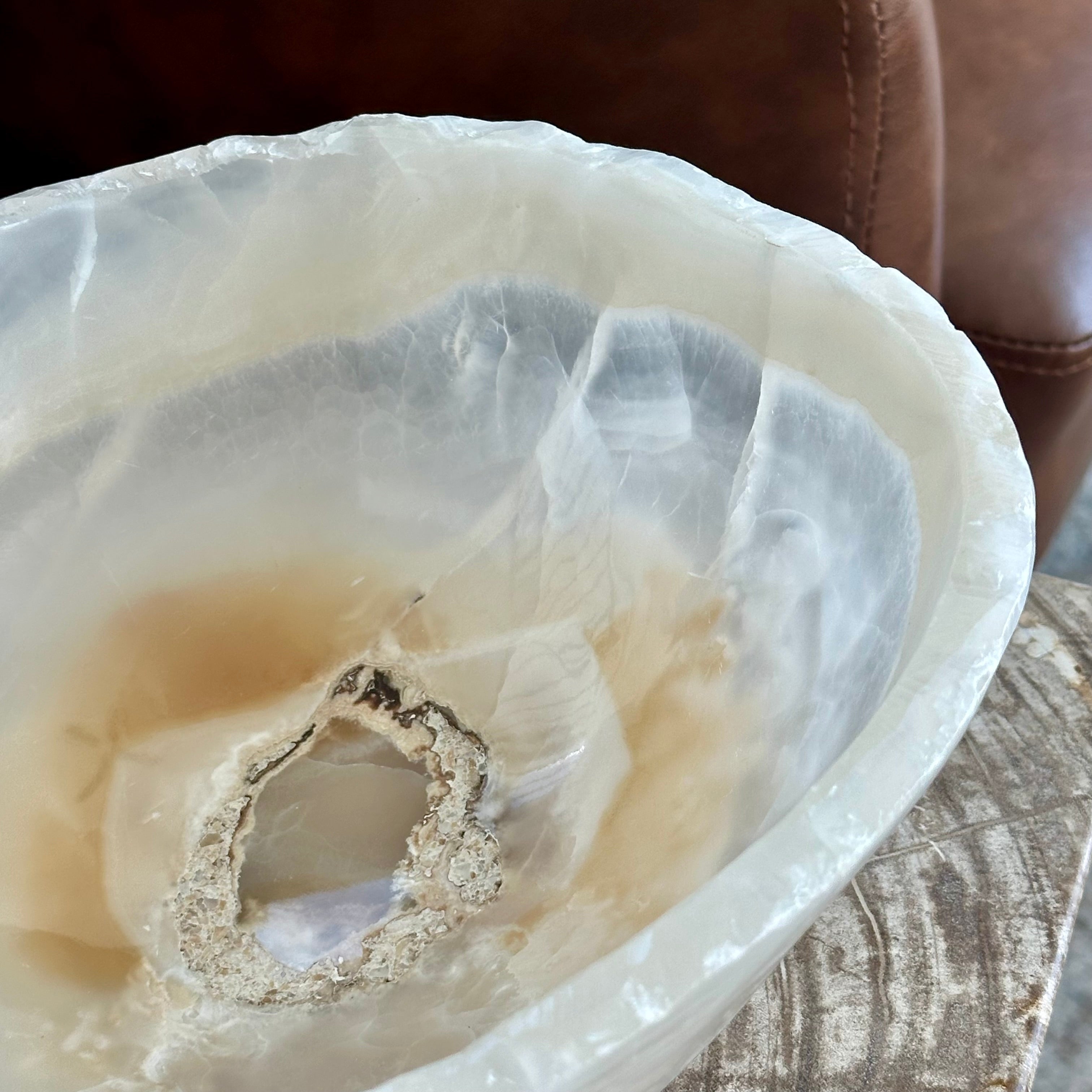 Beige & White Onyx Bowl – Hand-Carved Natural Stone Elegance