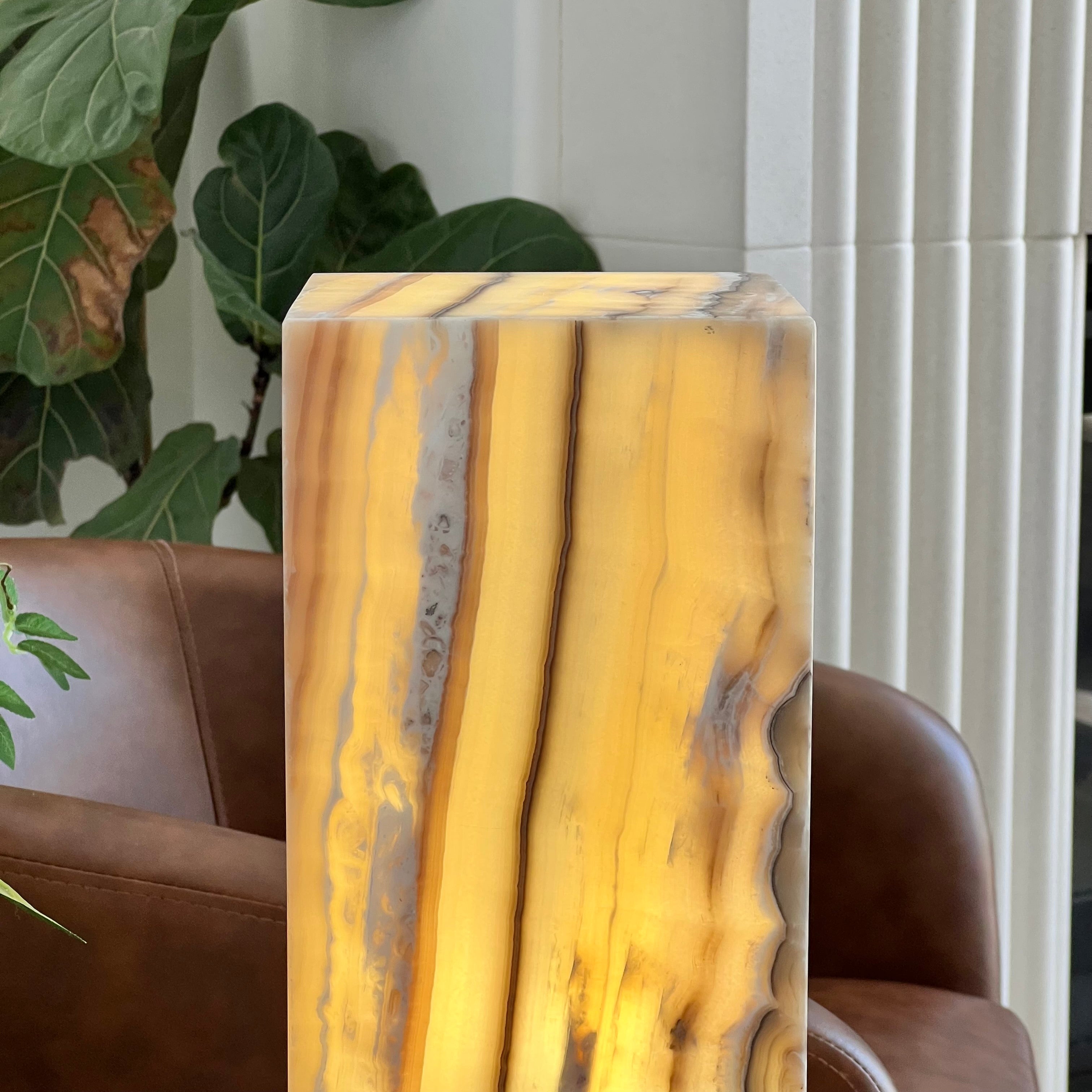 Hand-Carved Onyx Table Lamp – Natural Glow for Elegant Interiors