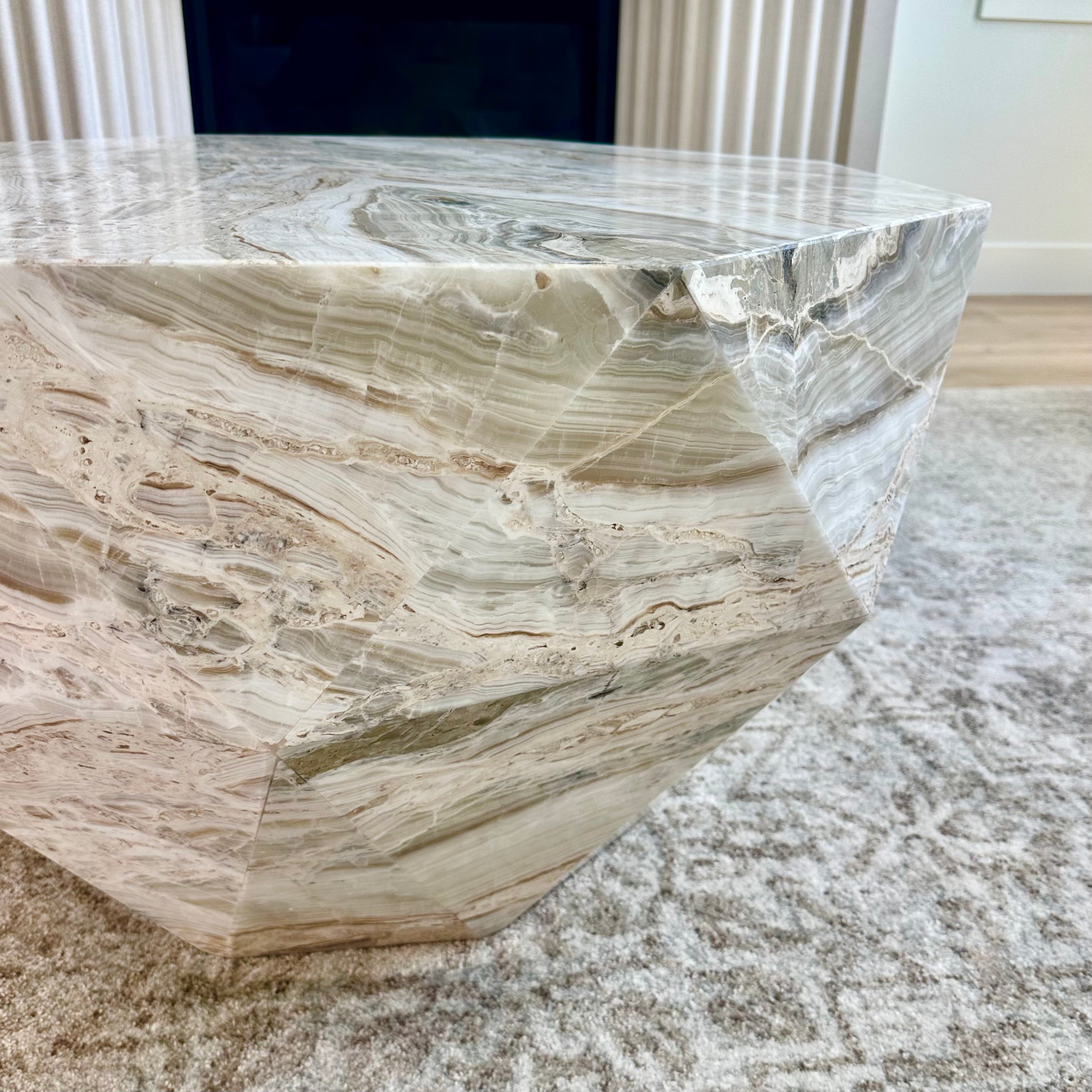 Diamond Onyx Table