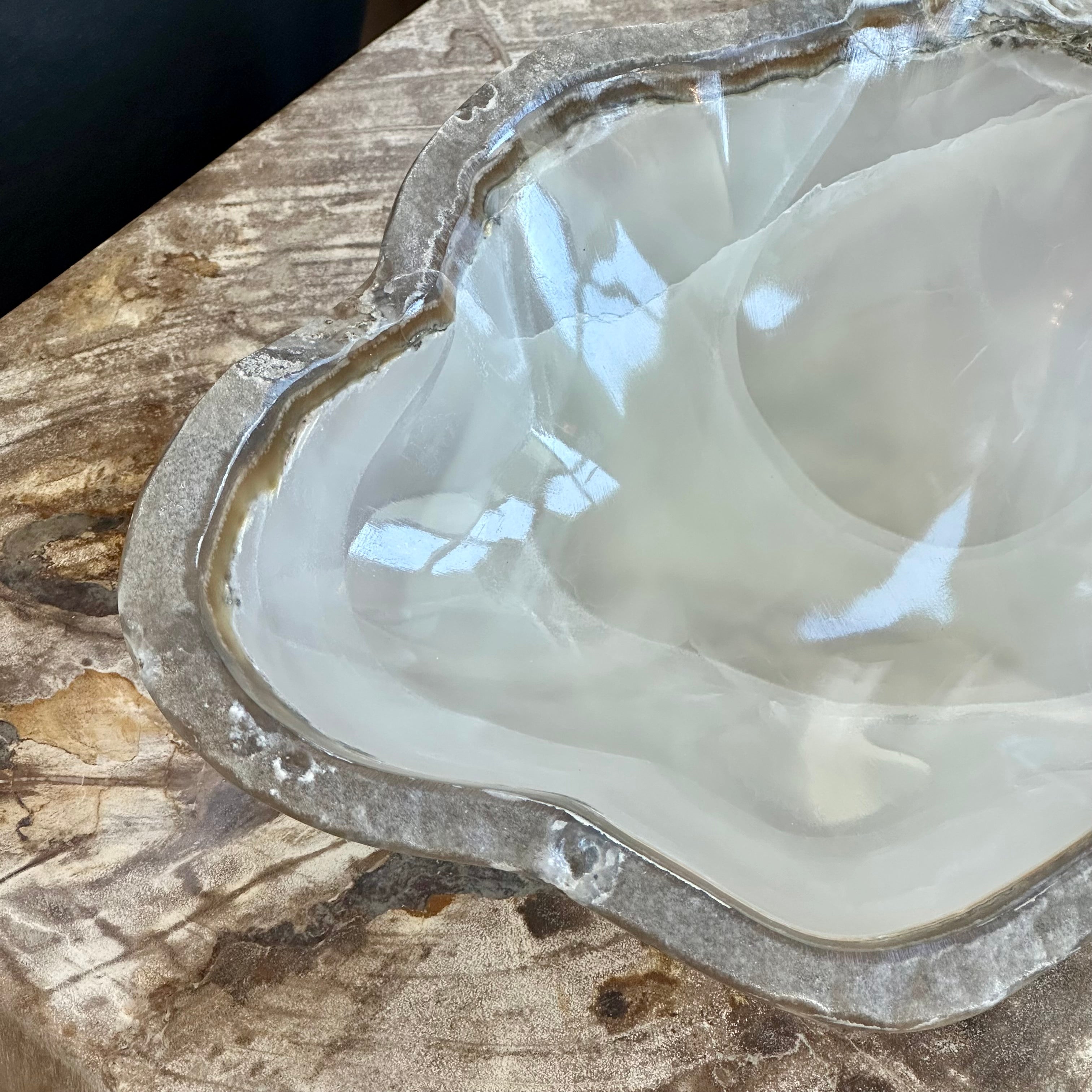 Clear Onyx Bowl with Raw Edge – Hand-Carved Natural Accent