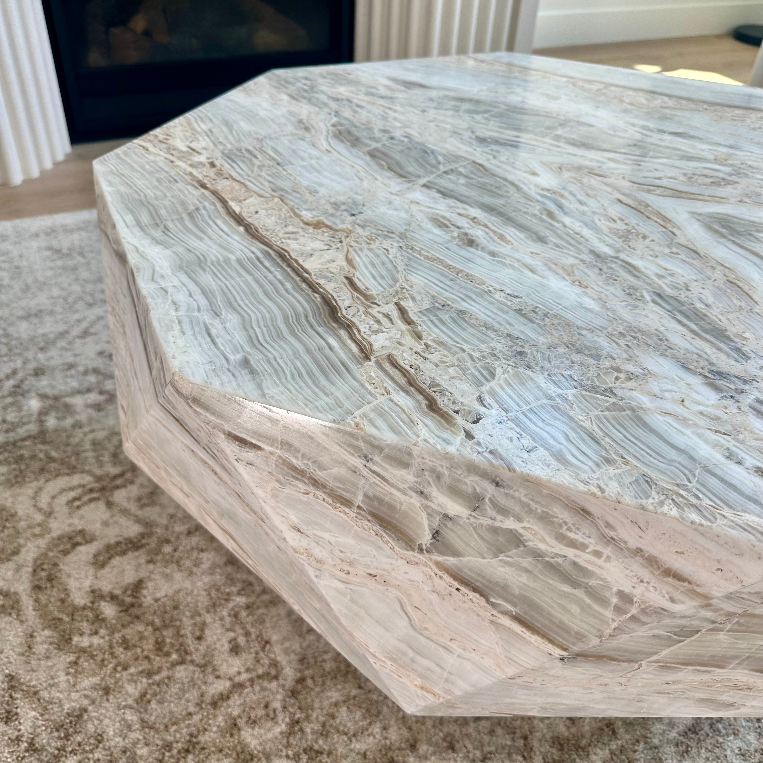 Diamond Onyx Table