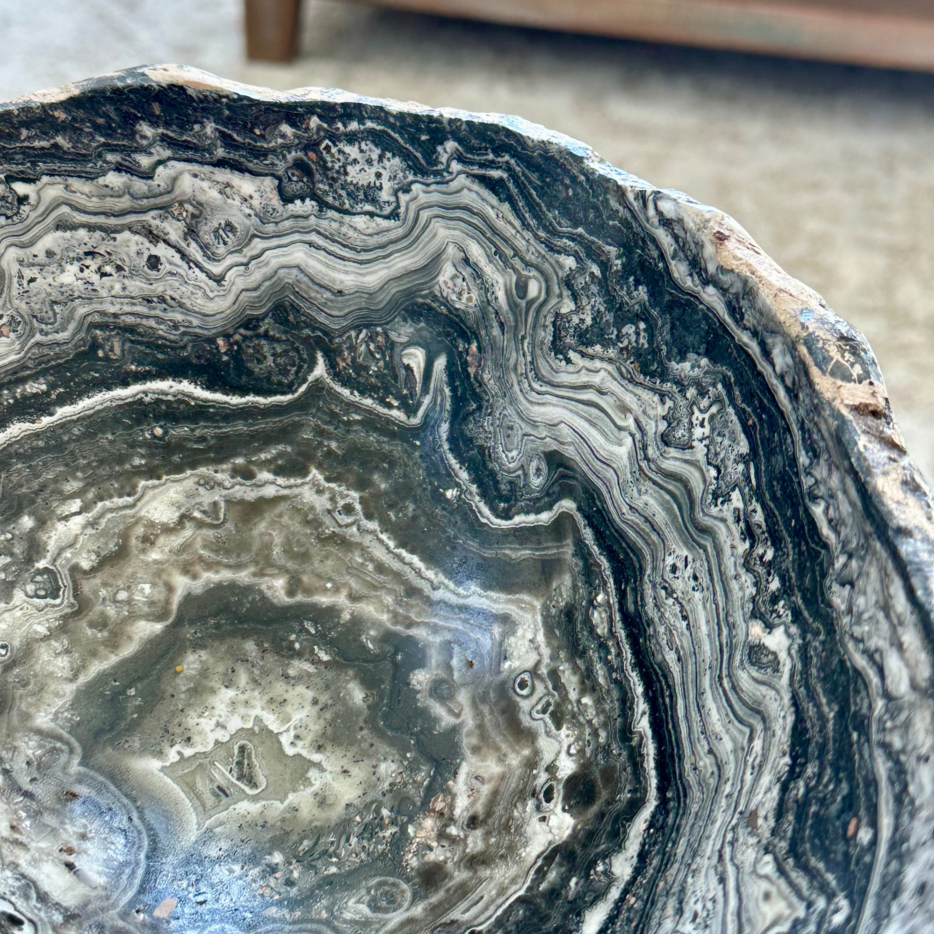 Black & White Banded Onyx Bowl – Hand-Carved Elegance