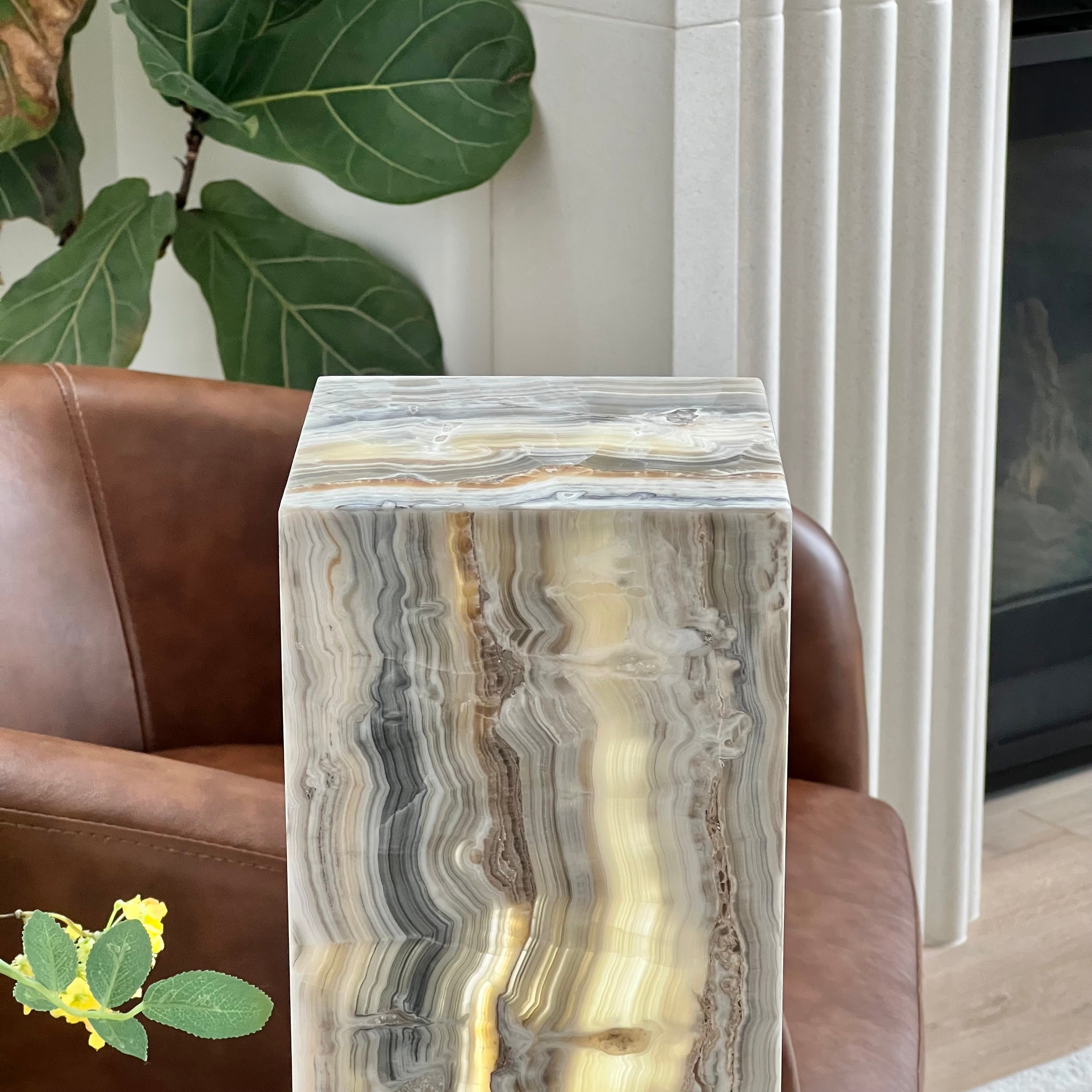 Grey & Cream Striped Onyx Lamp – Natural Stone Glow Accent Light