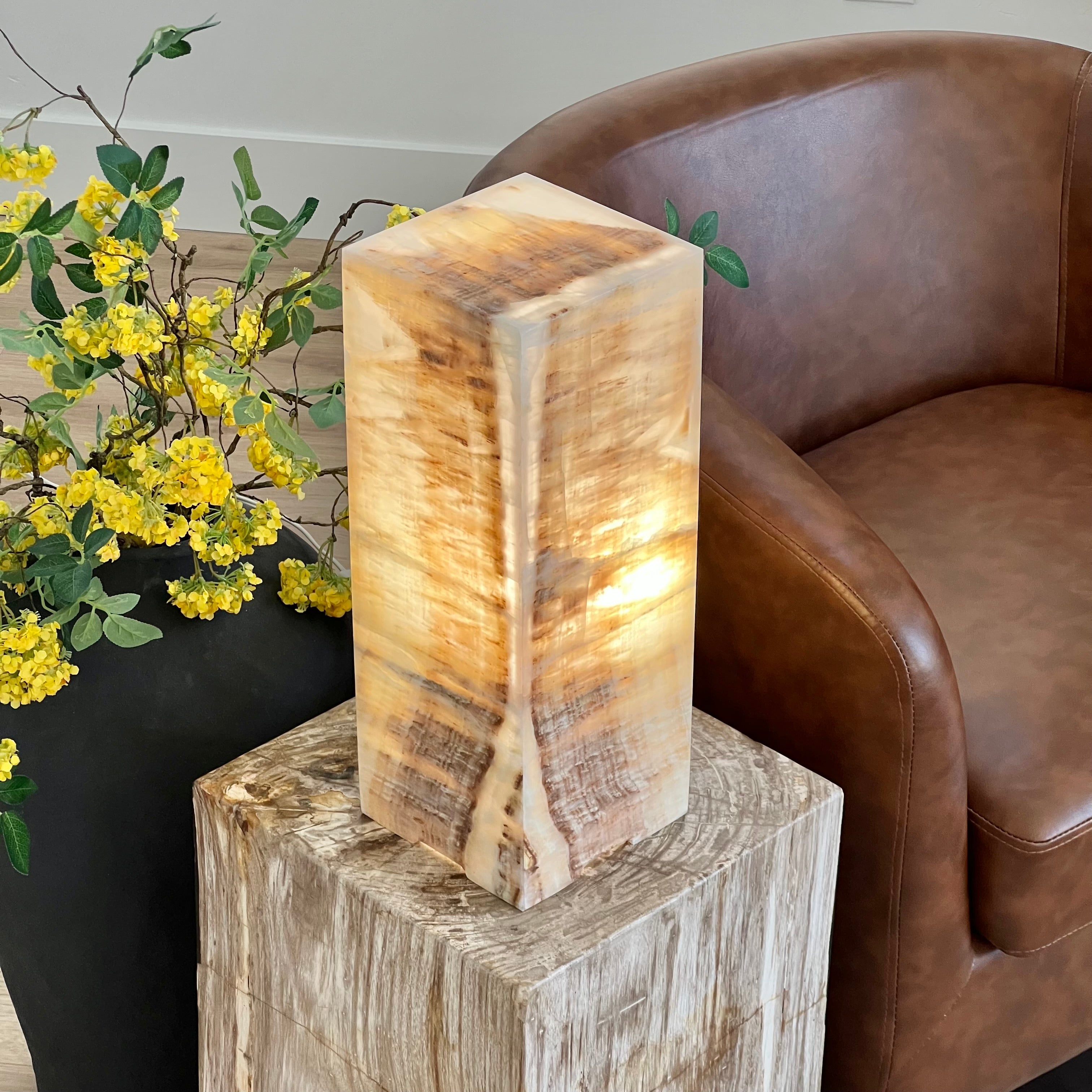 Hand-Carved Onyx Table Lamp – Warm Amber Glow with Natural Texture