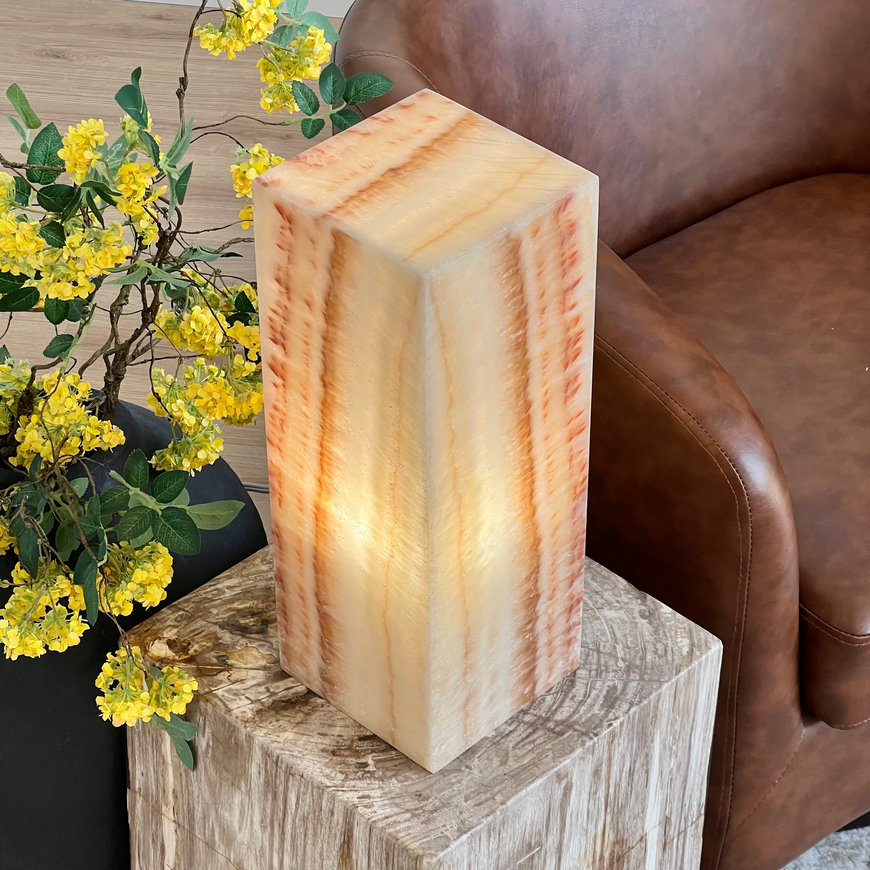 Handcrafted Onyx Tower Lamp (Amber Cream)