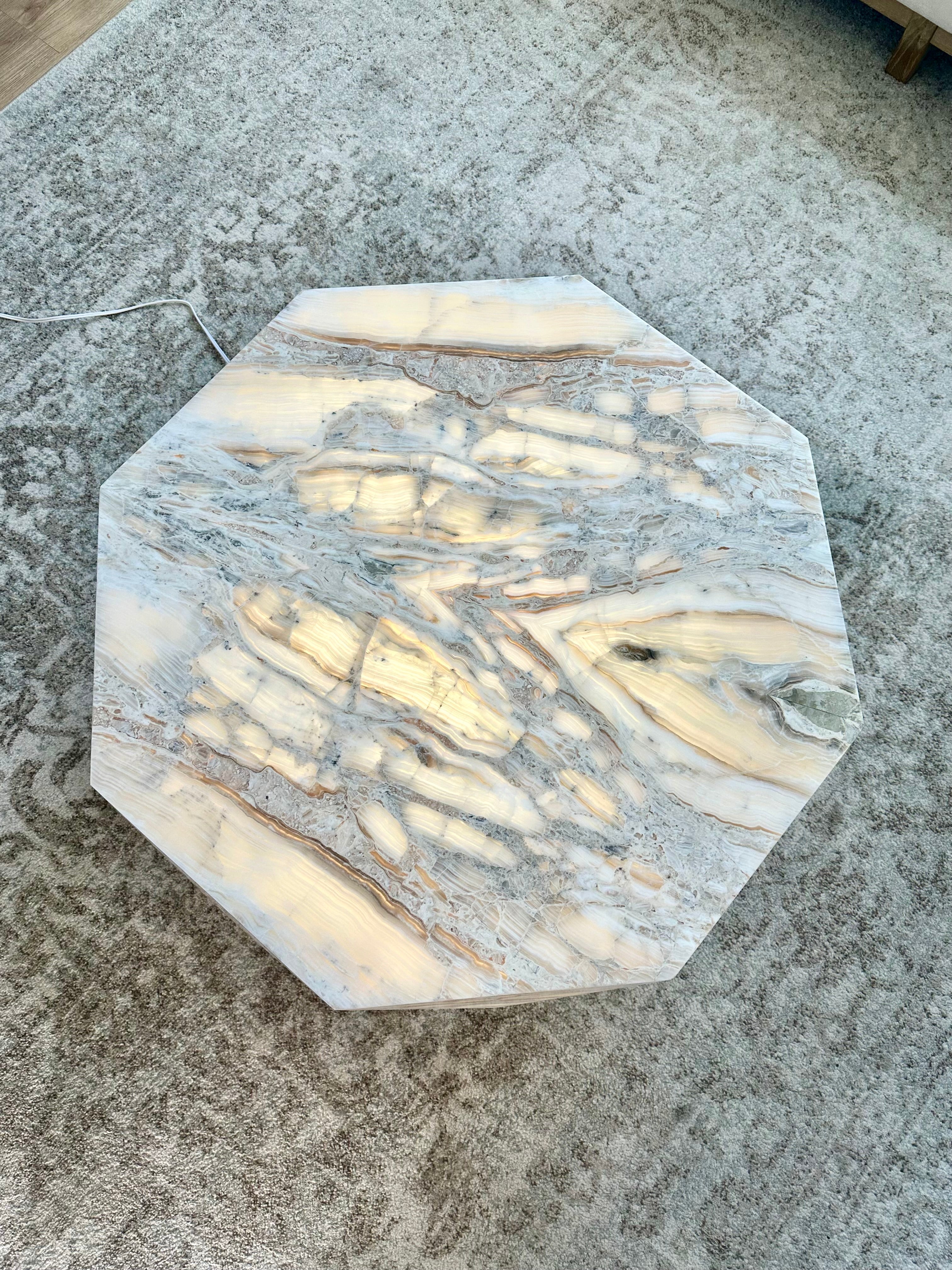 Diamond Onyx Table
