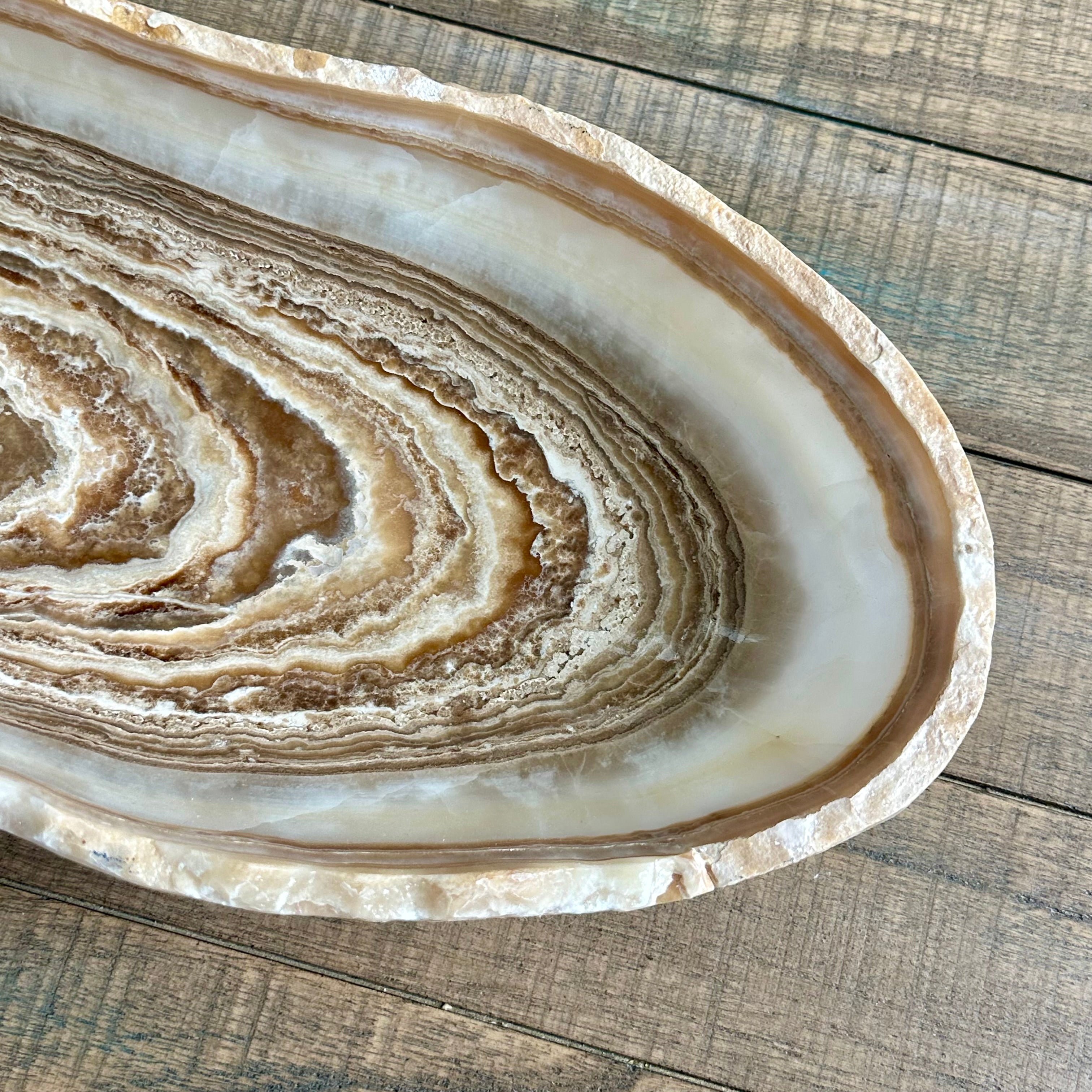 Beige Layered Onyx Canoe
