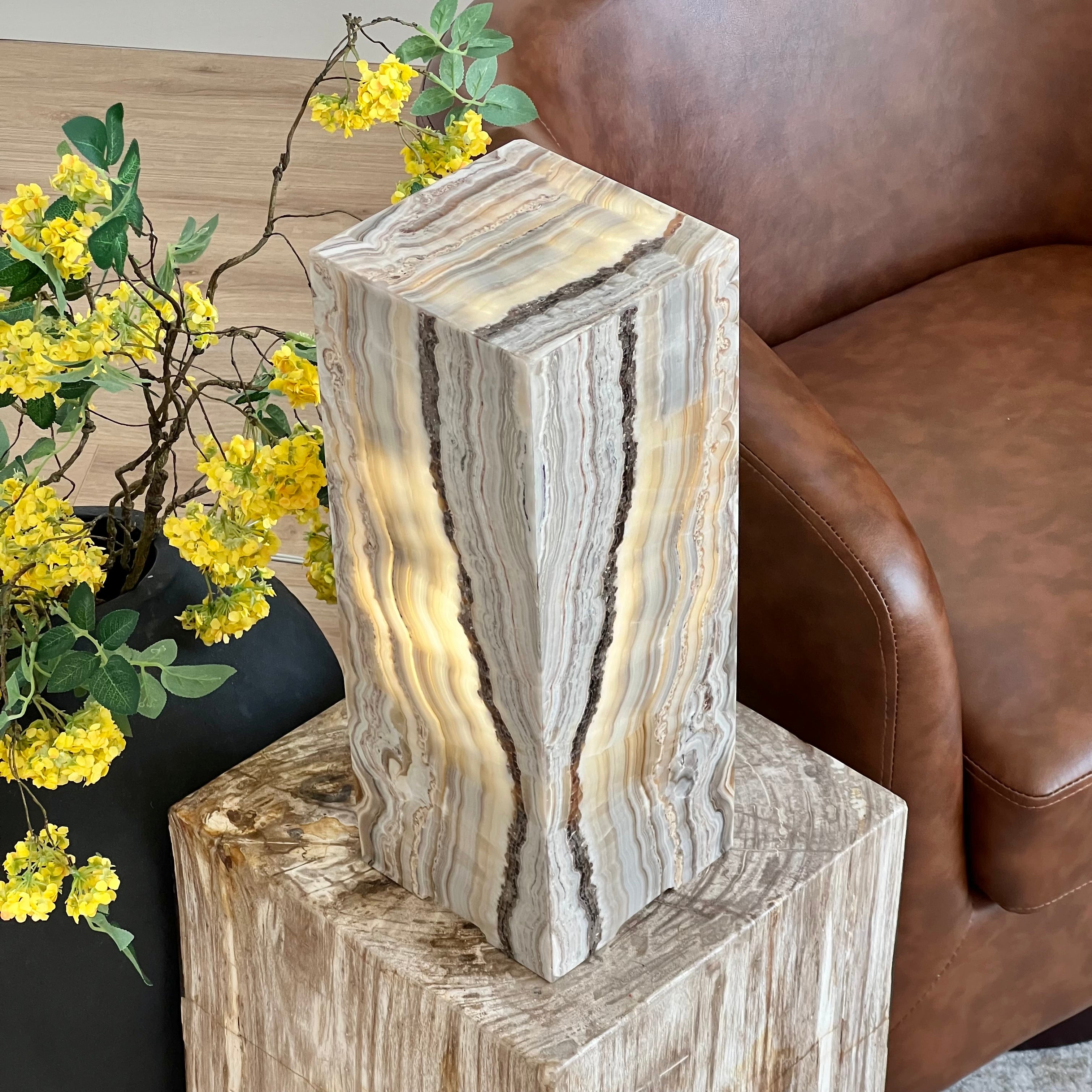 Cream & Grey Earth-Toned Onyx Table Lamp – Natural Stone Elegance