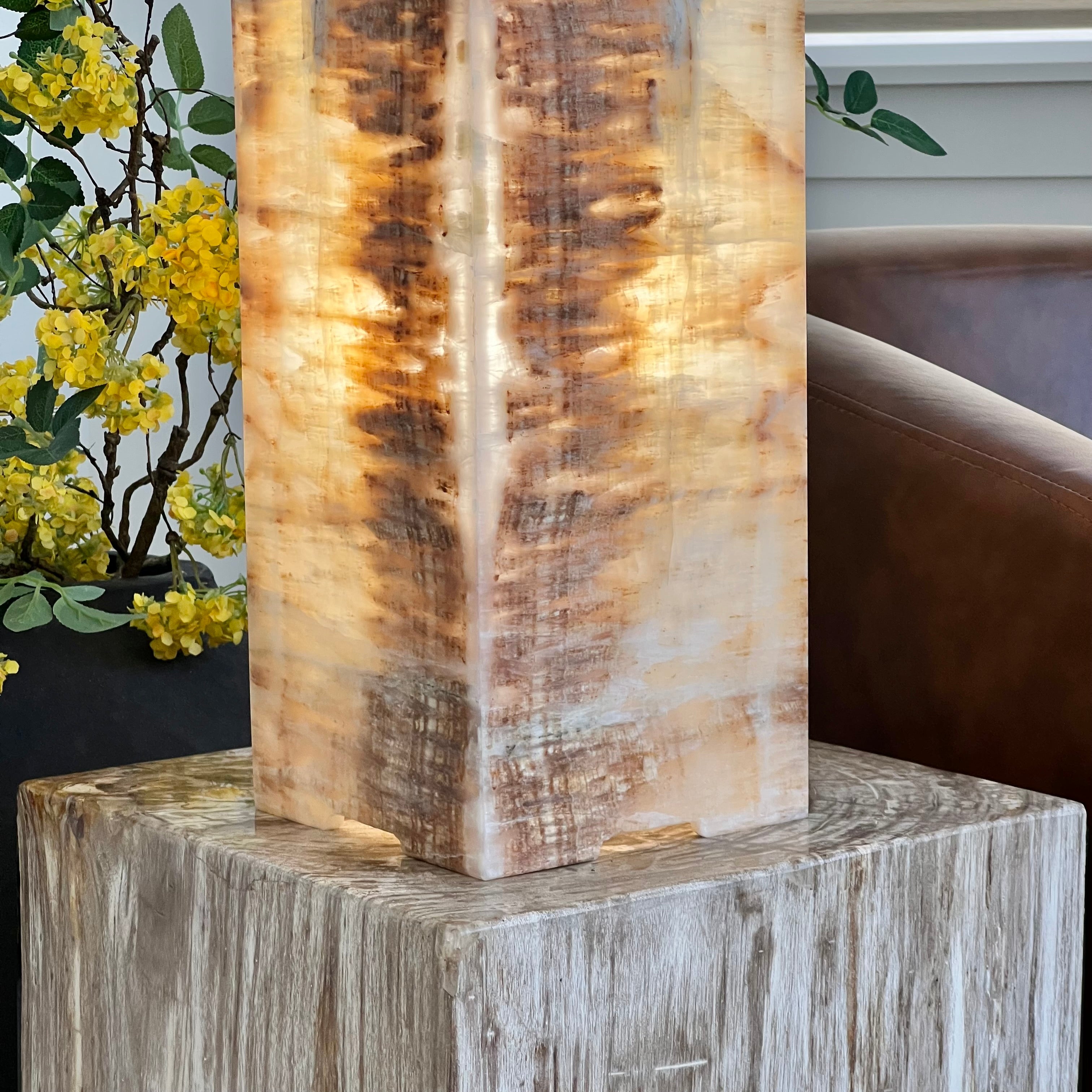Hand-Carved Onyx Table Lamp – Warm Amber Glow with Natural Texture