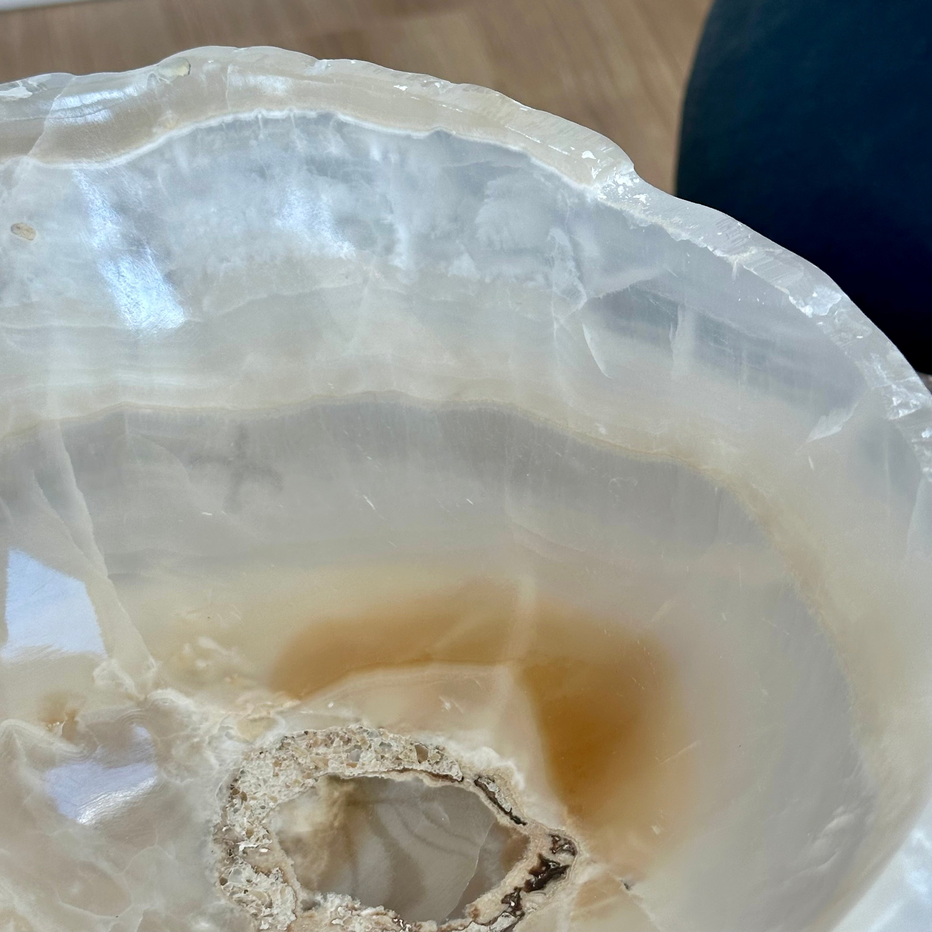 Beige & White Onyx Bowl – Hand-Carved Natural Stone Elegance