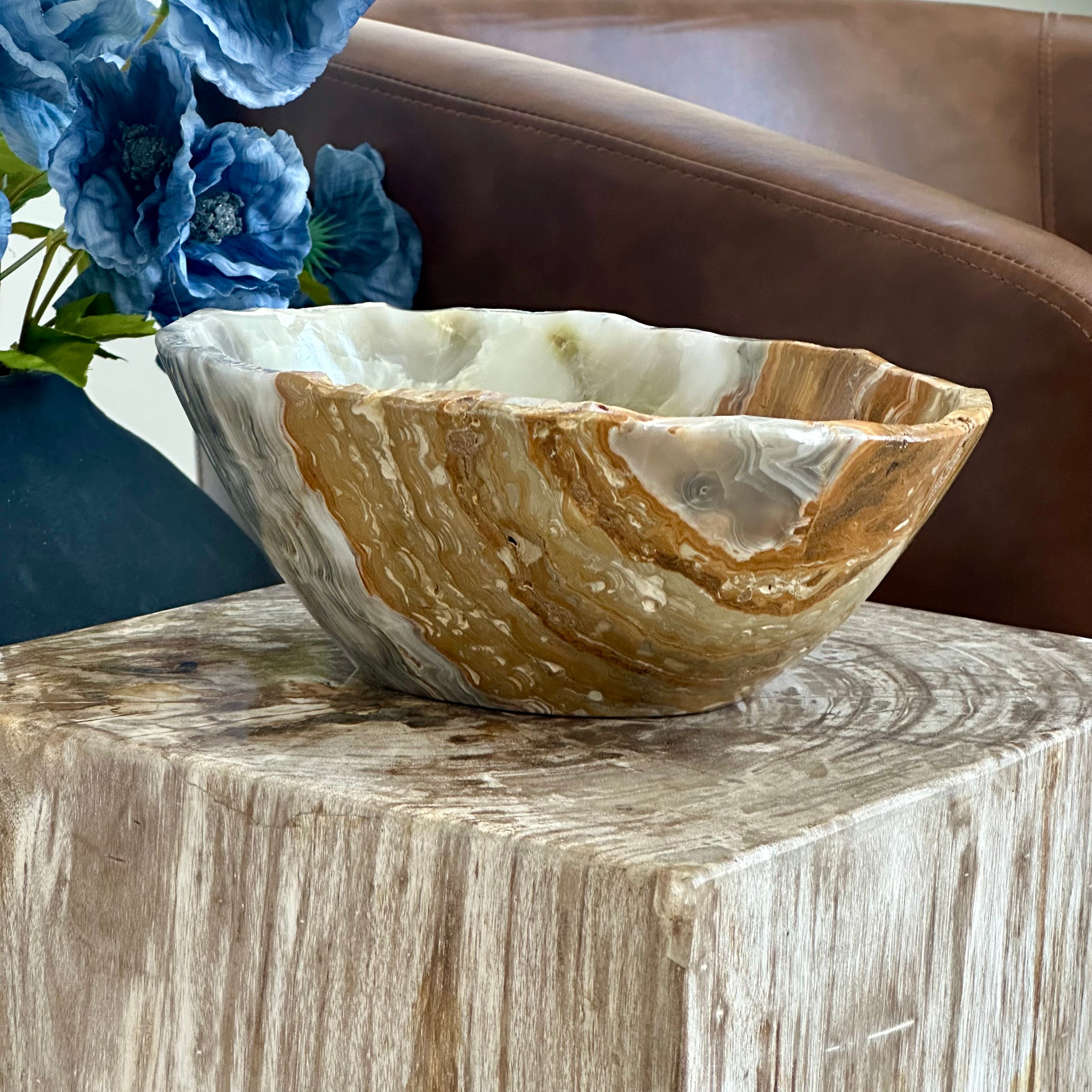 Amber Vein Onyx Bowl – Hand-Carved Organic Stone Art