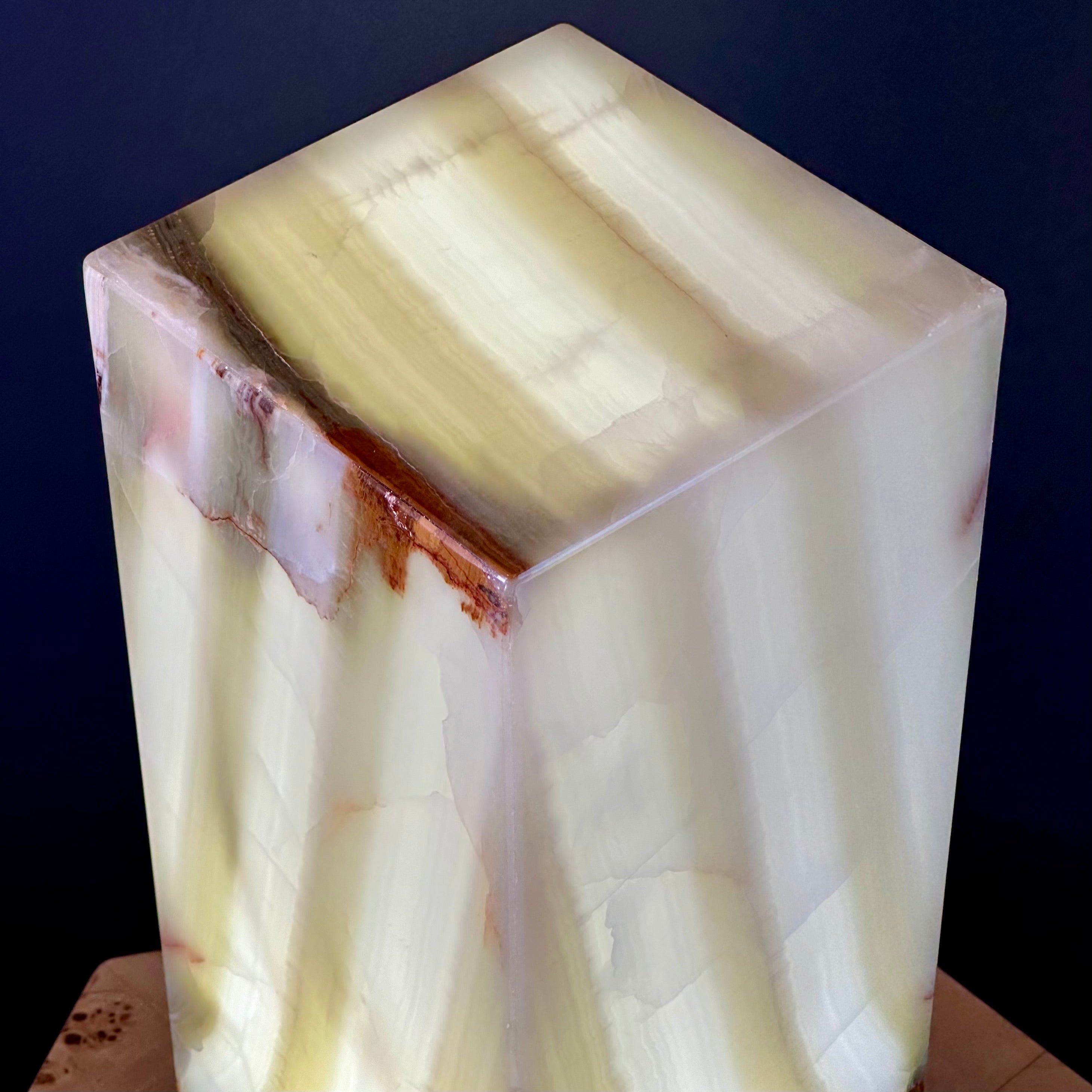 High Polish Green Onyx Lamp - Stylish Natural Stone Lighting for Home and Office