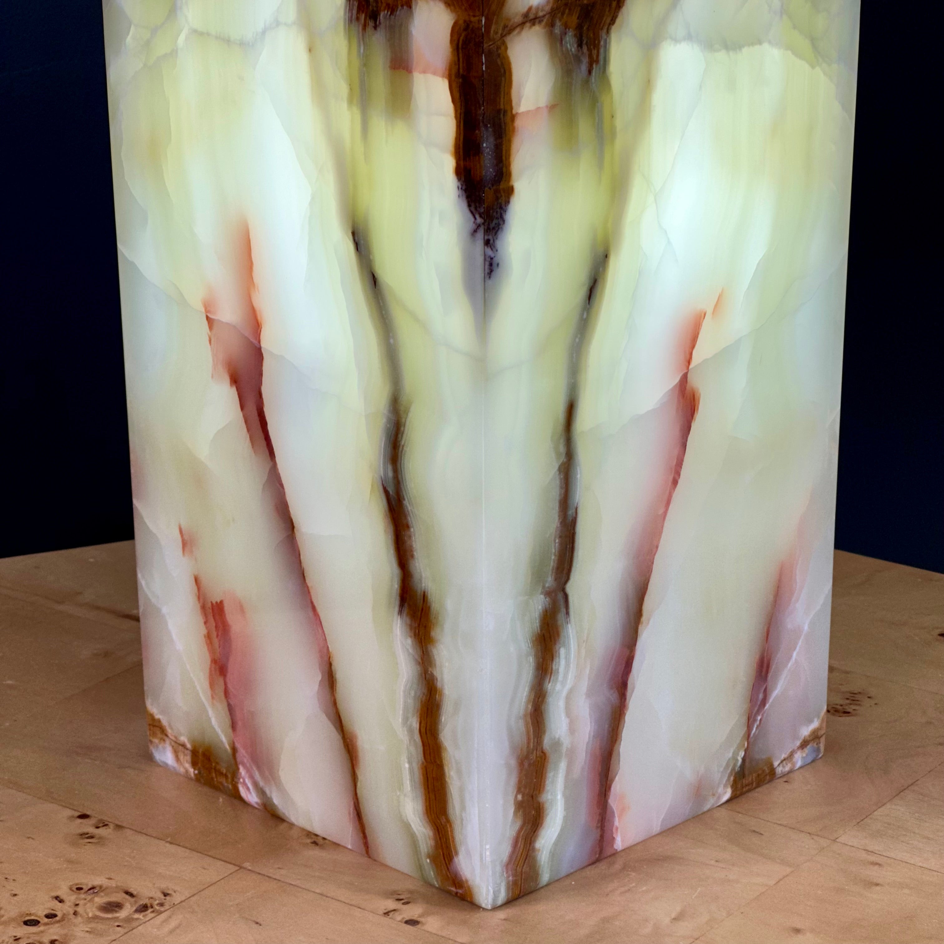 High Polish Green Onyx Lamp - Elegant Natural Stone Lighting for Home Decor