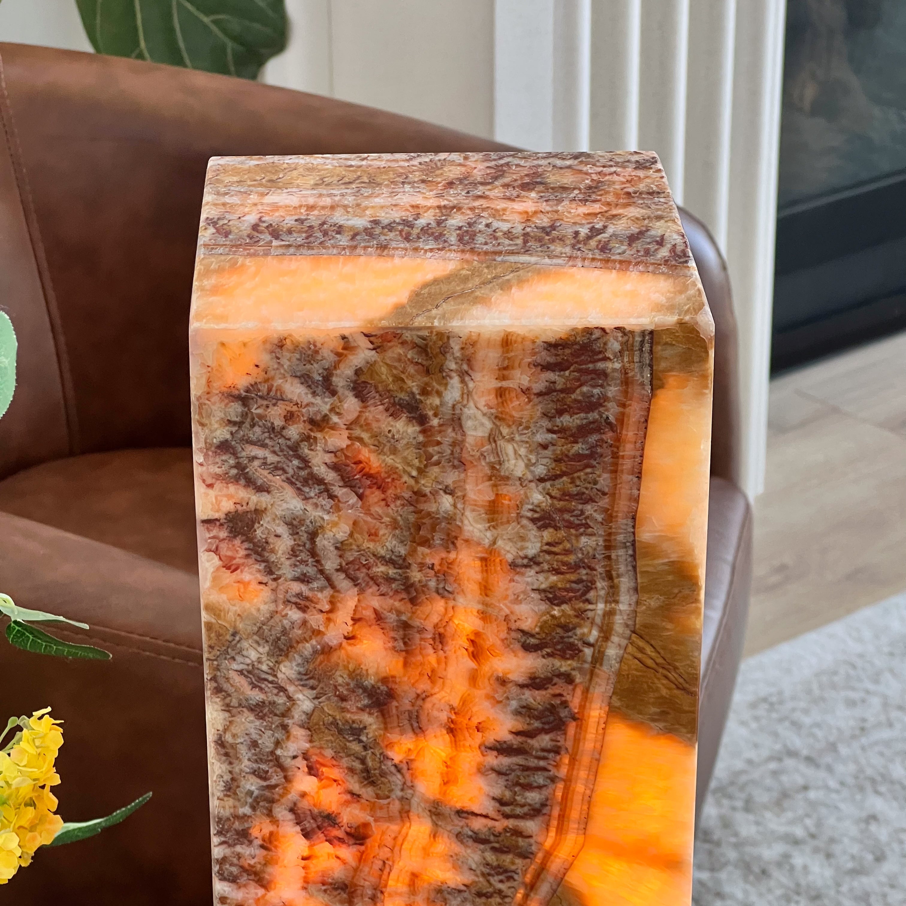 Handcrafted Red Onyx Table Lamp – Warm Earth Tones & Sculptural Glow