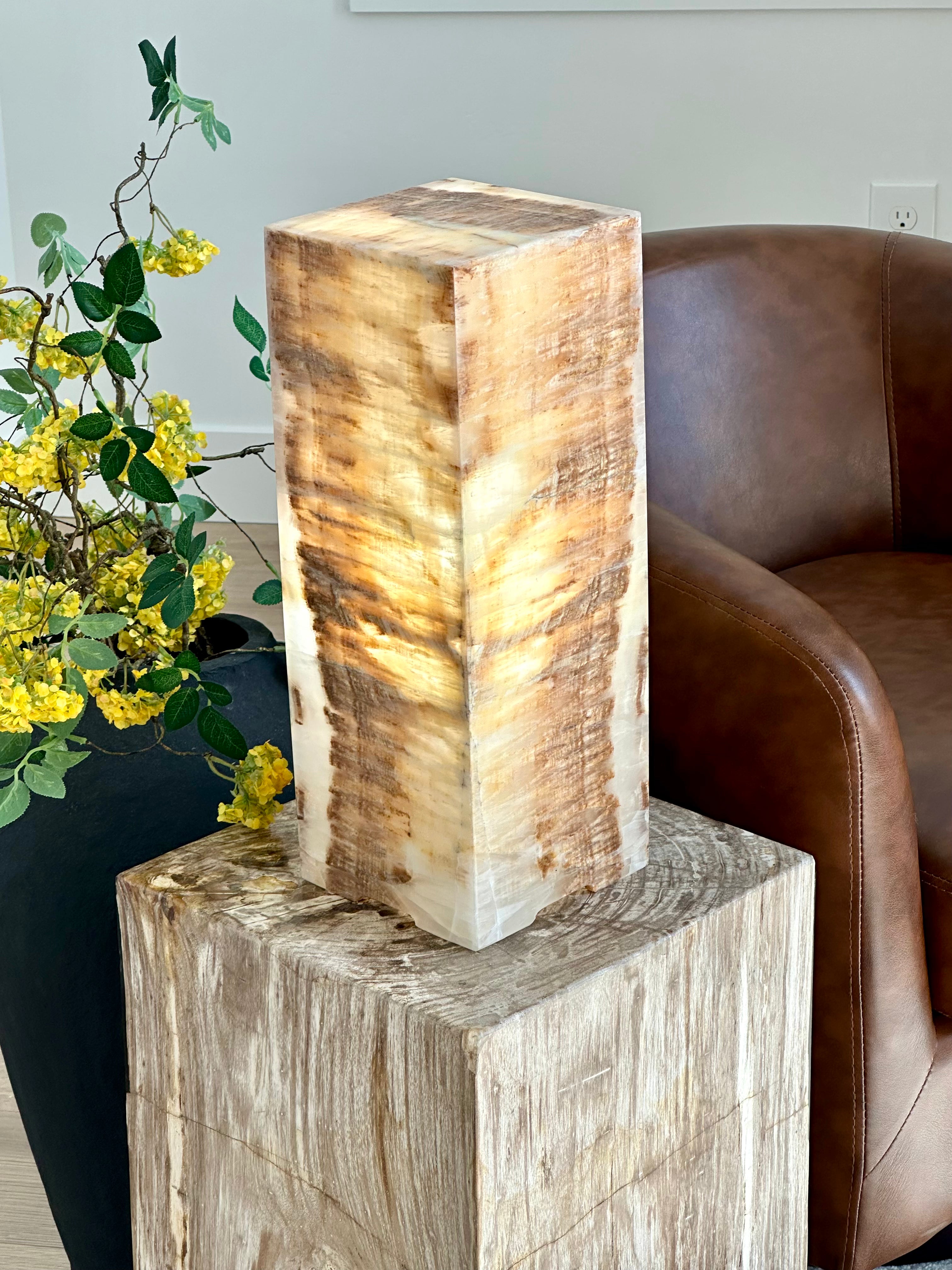 Beige Onyx Stone Lamp – Handcrafted Natural Glow Accent Light (16”)