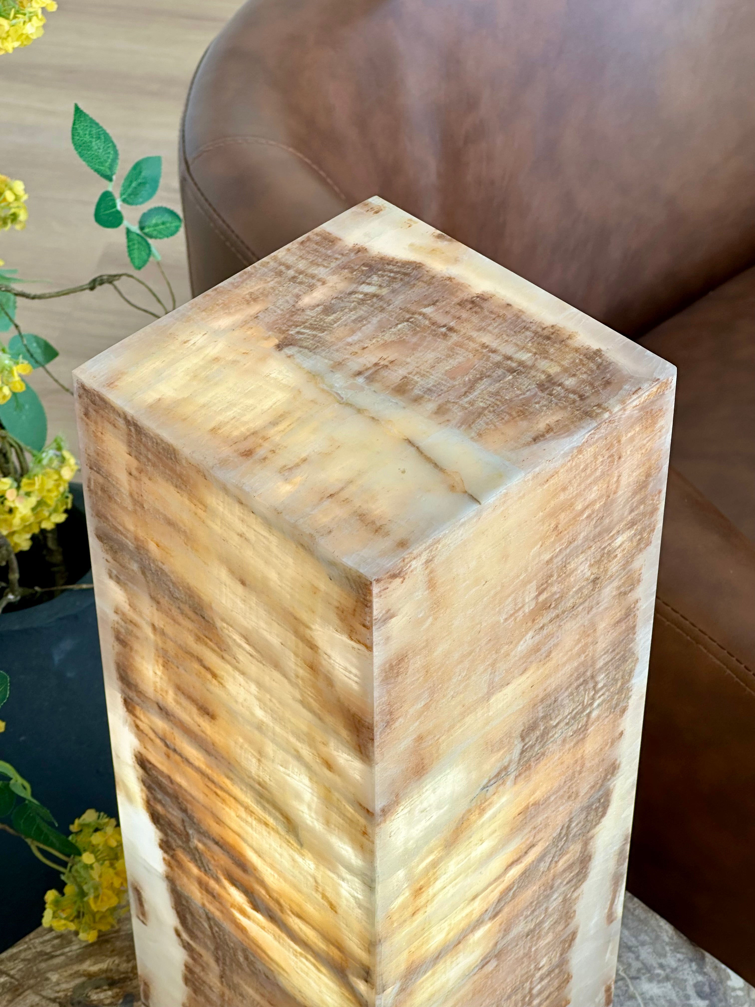 Beige Onyx Stone Lamp – Handcrafted Natural Glow Accent Light (16”)