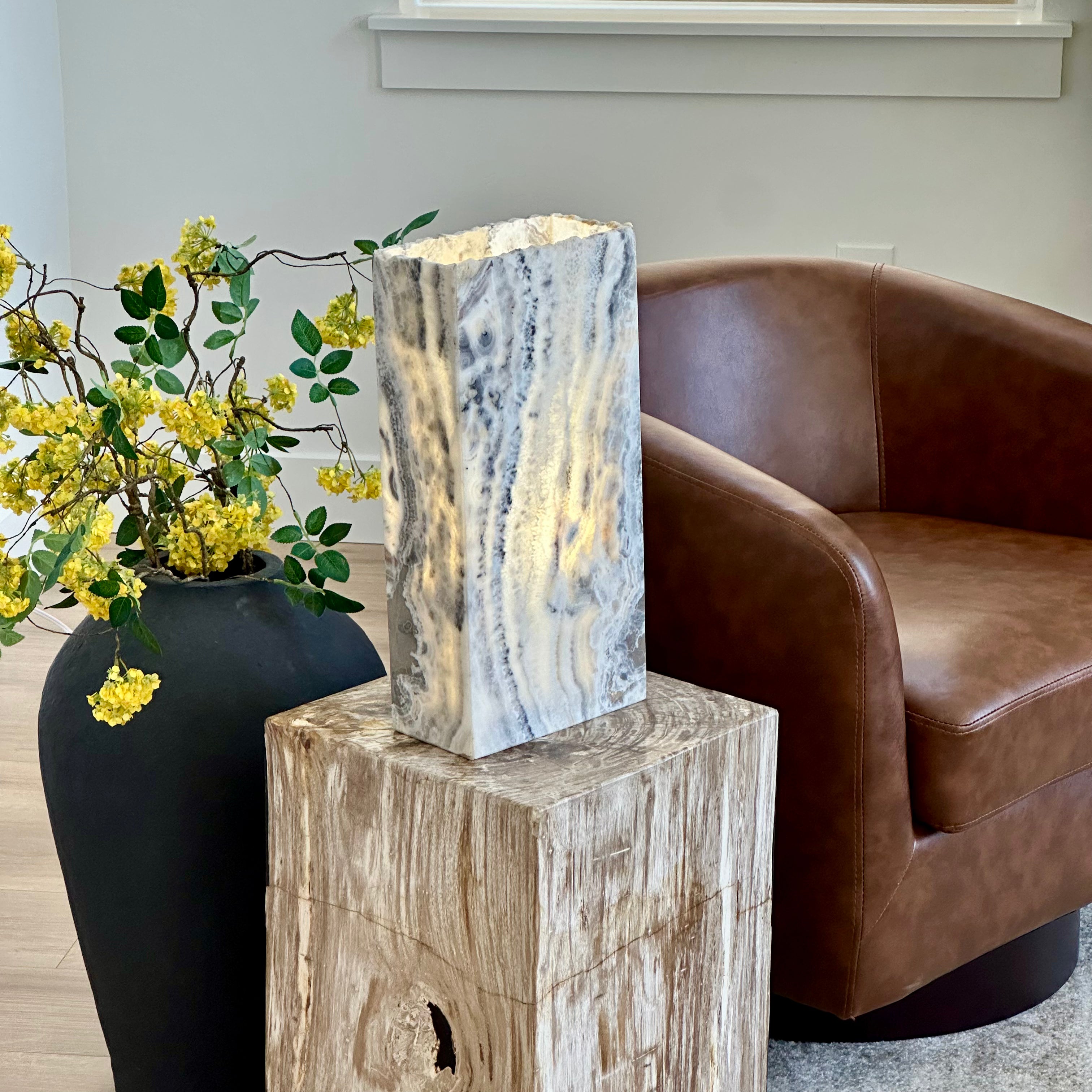 Grey and White Onyx Lamp - Elegant Natural Stone Lighting for Home Decor