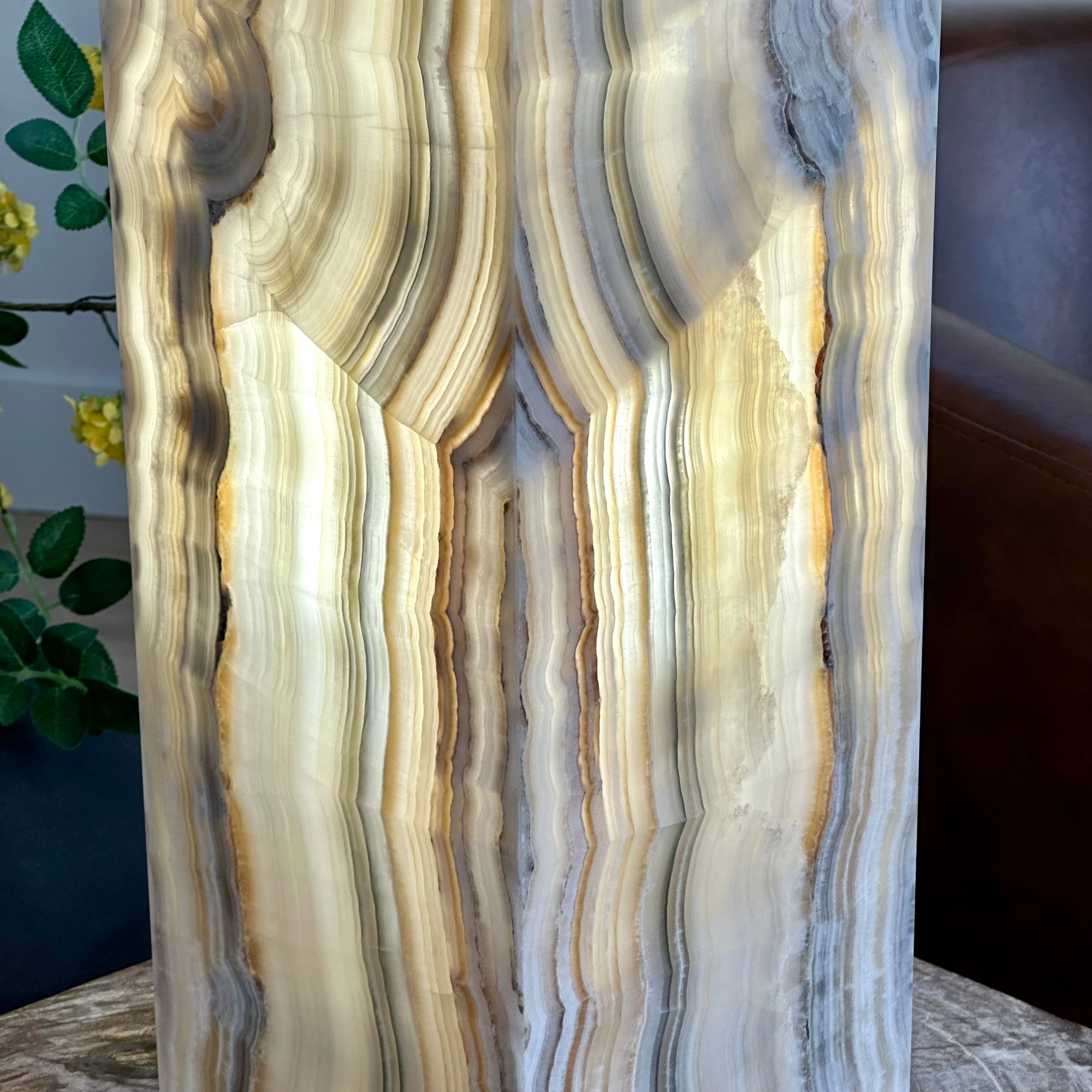 Natural Onyx Stone Lamp – Handcrafted Modern Accent Light for Home Decor (16”)