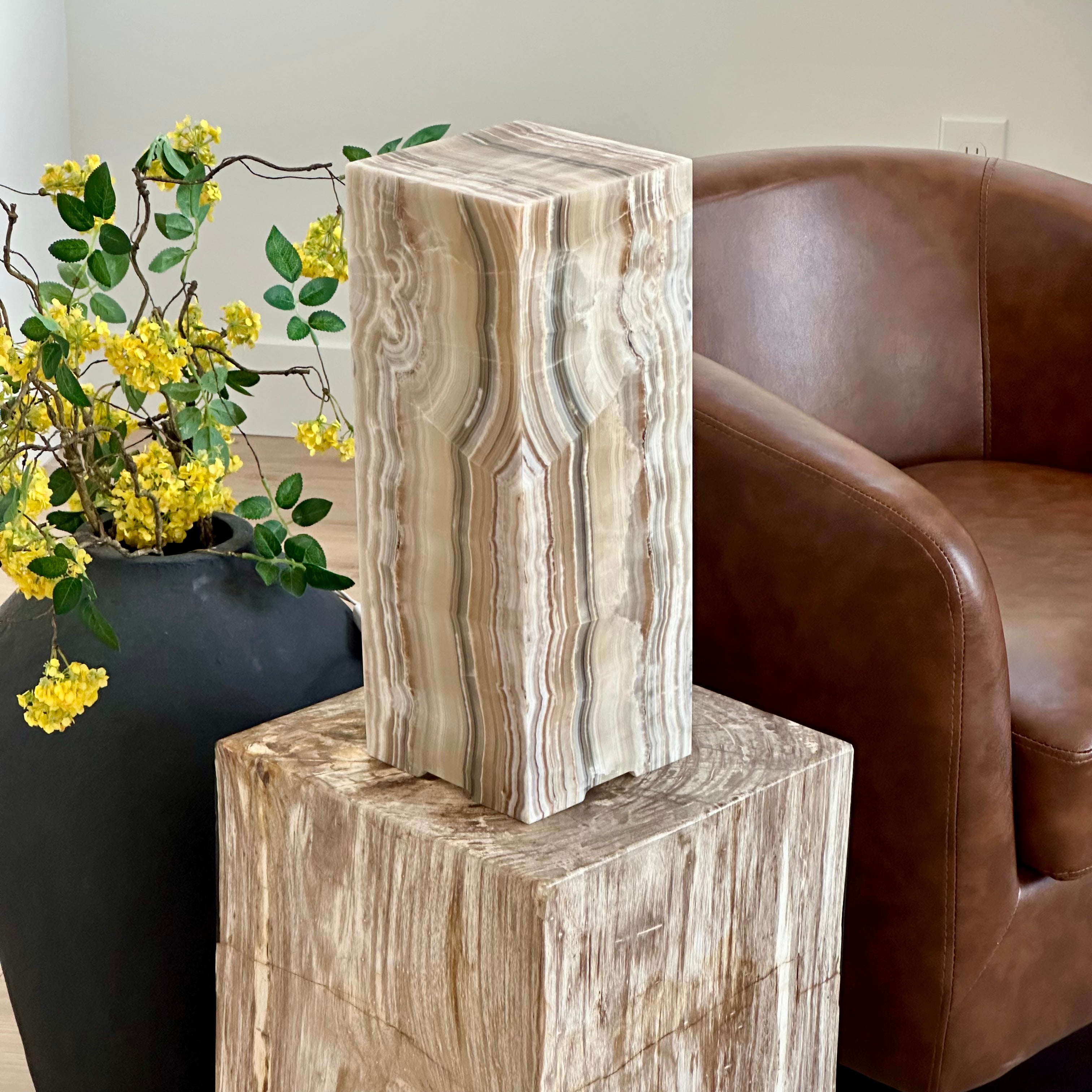 Natural Onyx Stone Lamp – Handcrafted Modern Accent Light for Home Decor (16”)