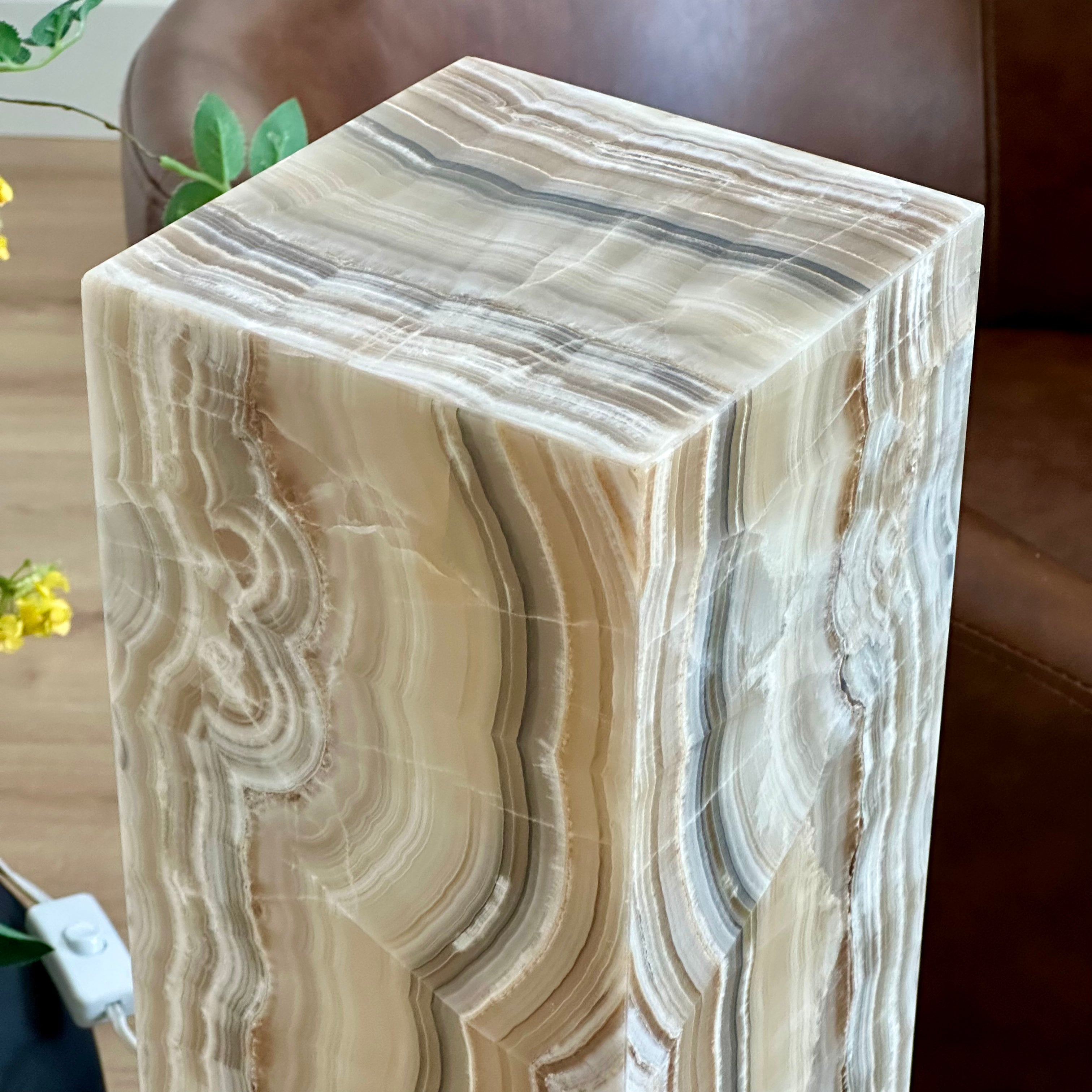 Natural Onyx Stone Lamp – Handcrafted Modern Accent Light for Home Decor (16”)