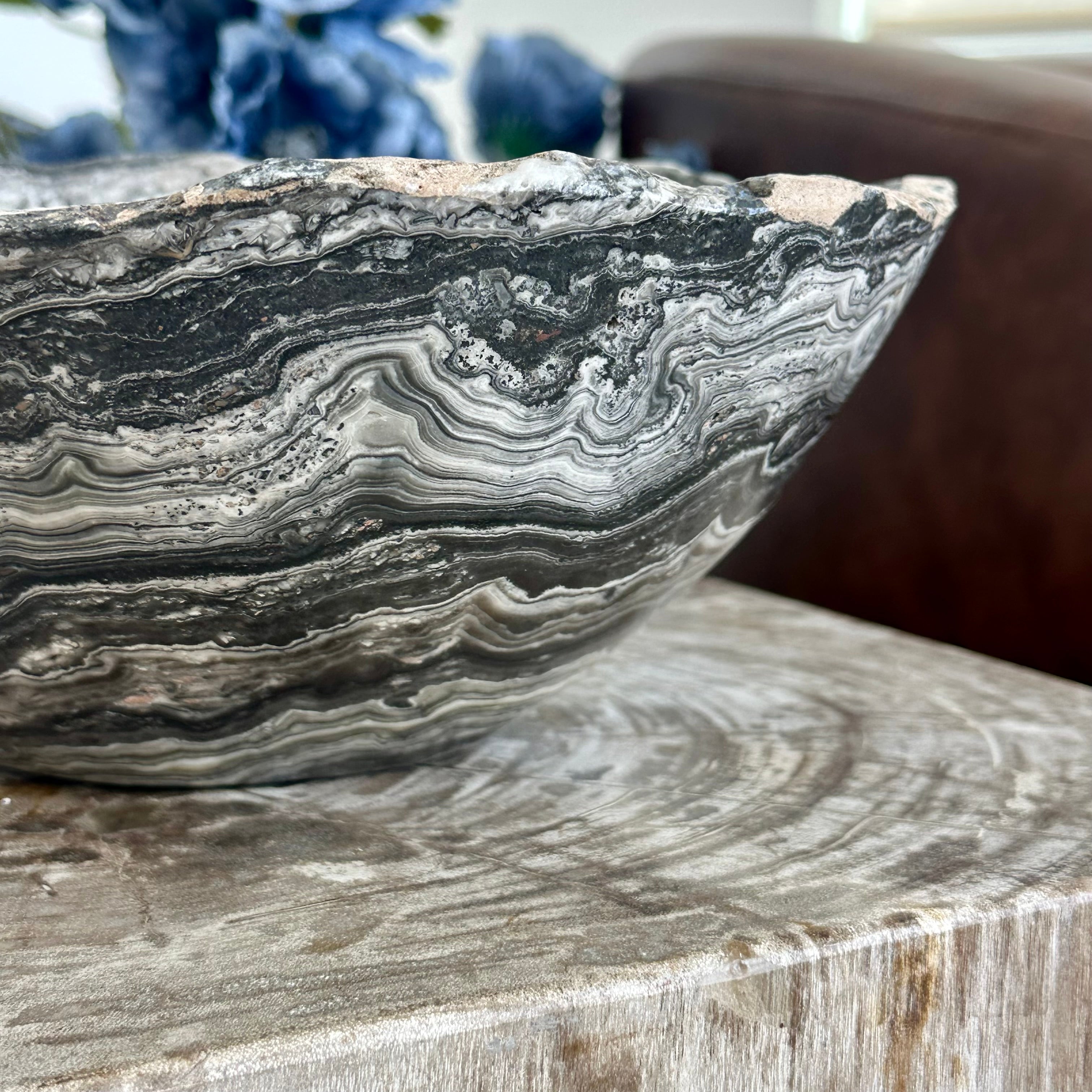 Black & White Banded Onyx Bowl – Hand-Carved Elegance