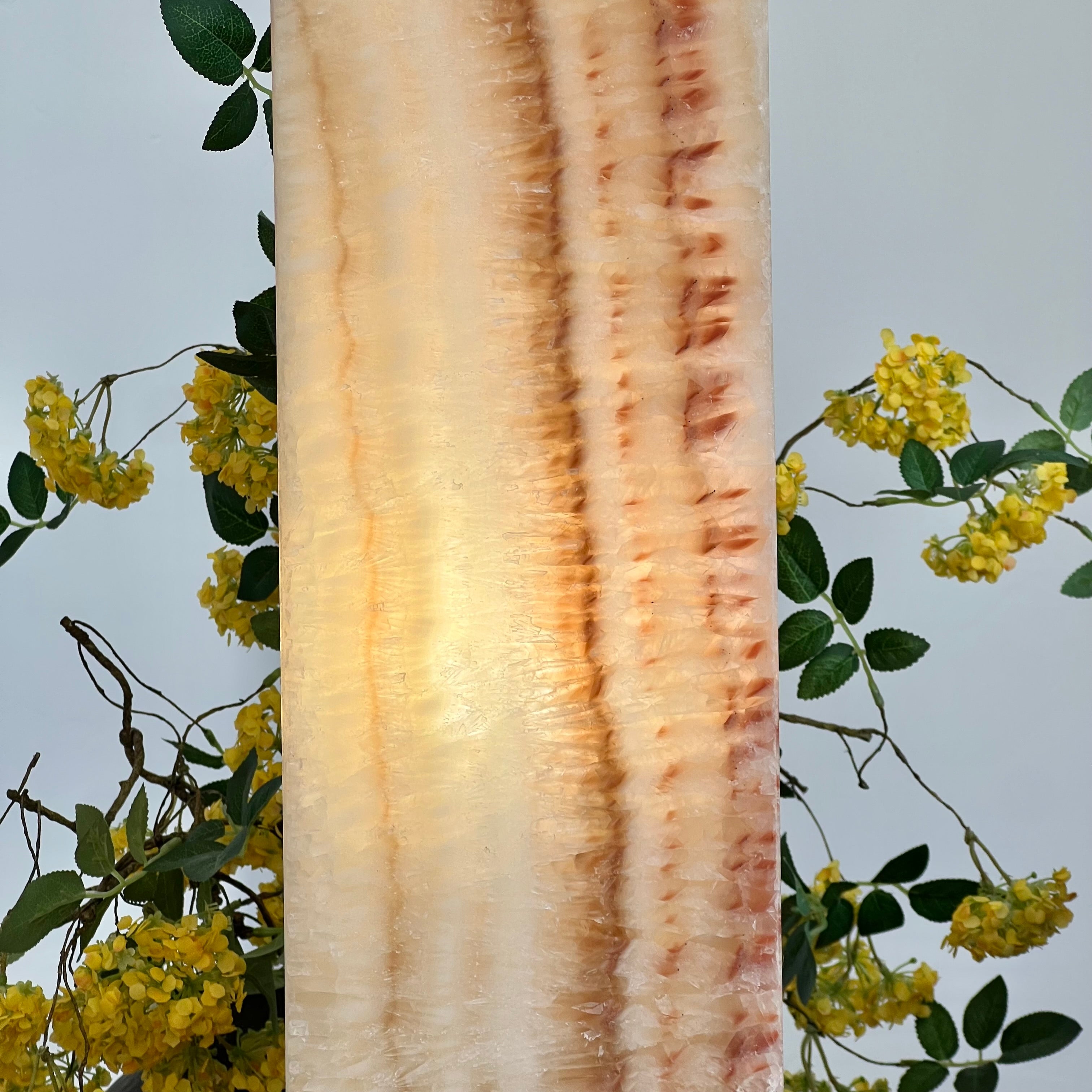 Handcrafted Onyx Tower Lamp (Amber Cream)