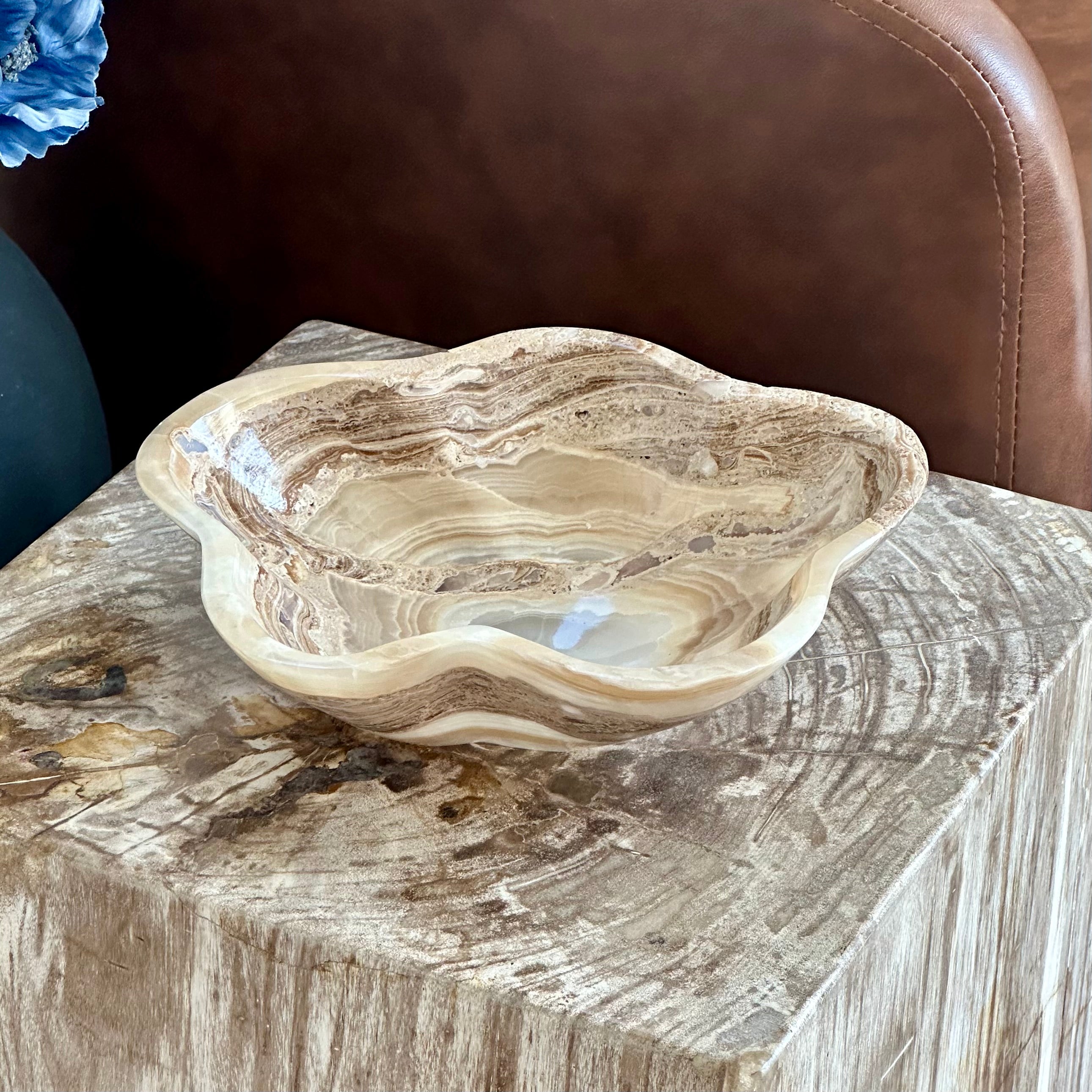 Wavy Beige Onyx Bowl – 8.5” Hand-Carved Stone Accent