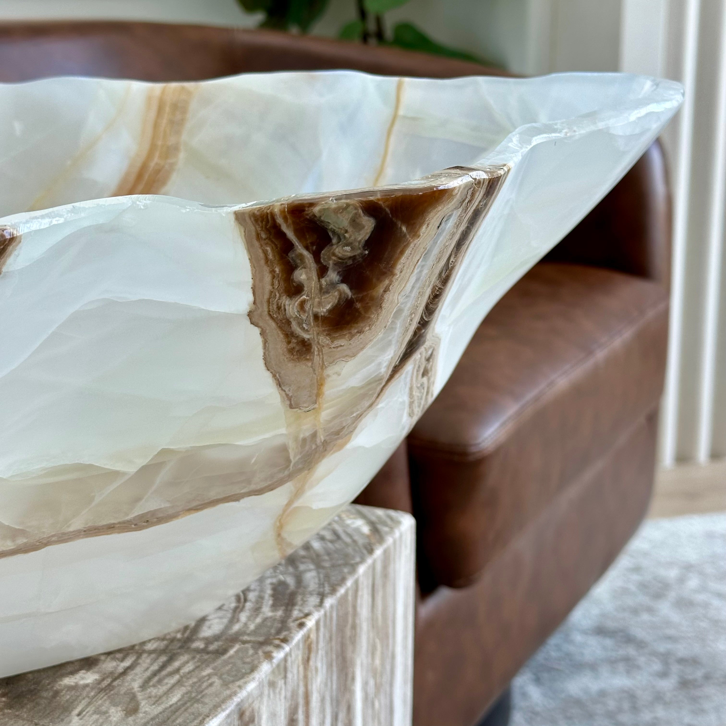 Beige Divergent - Handcrafted Clear Onyx Bowl