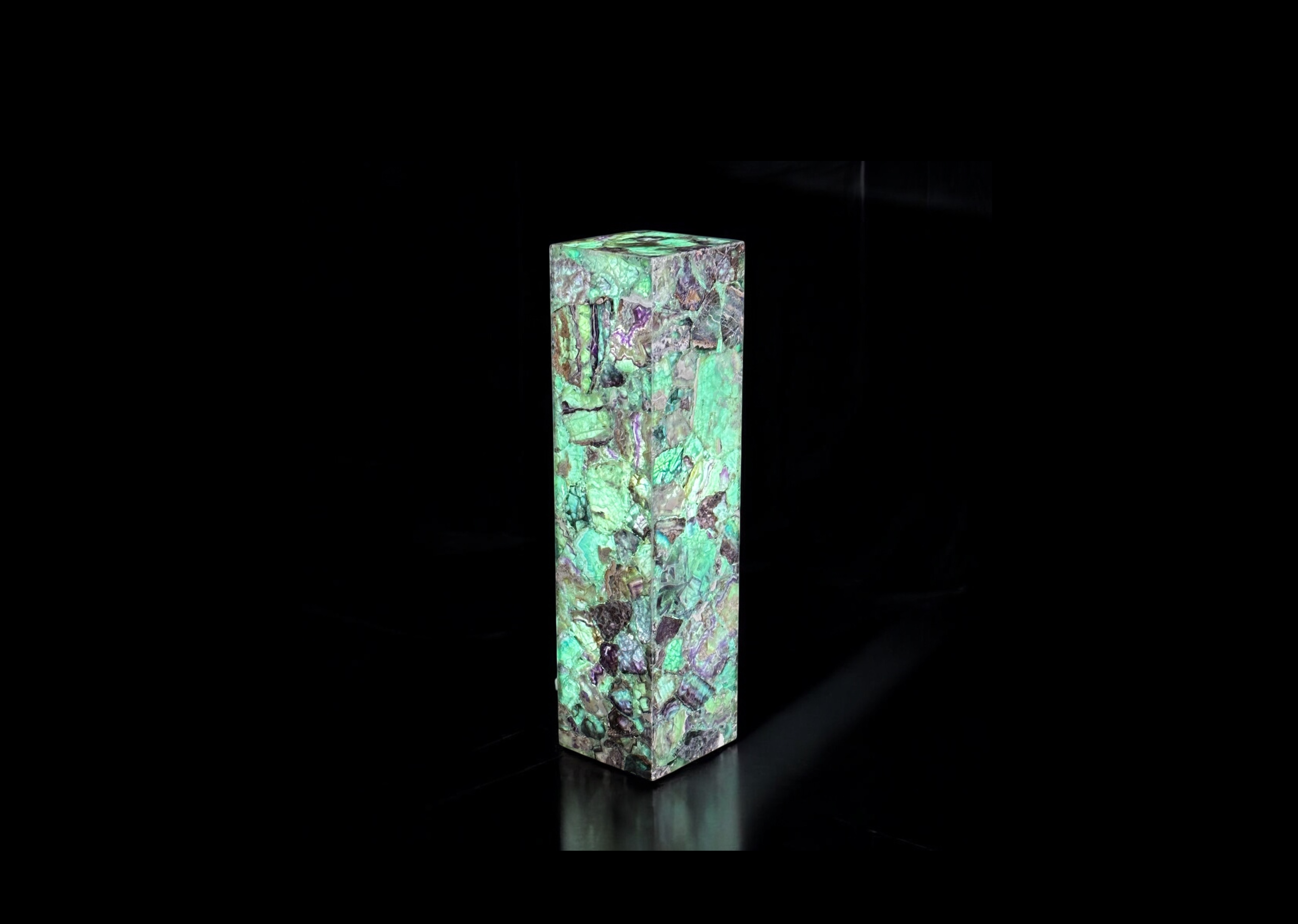 Colgate Fluorite Tower Lamp