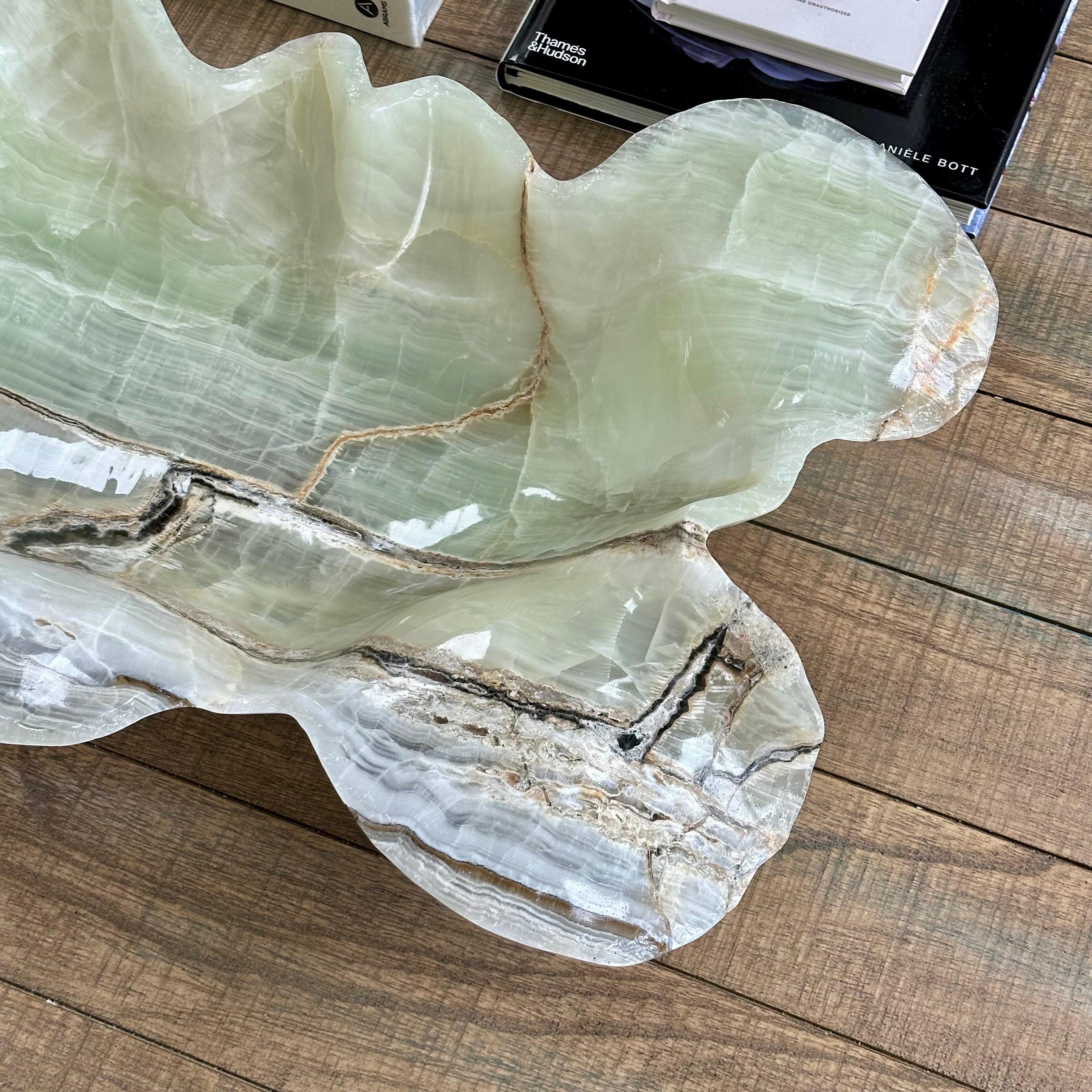 Rare Green Nacar Onyx Bowl – Hand-Carved Luxury Statement Piece