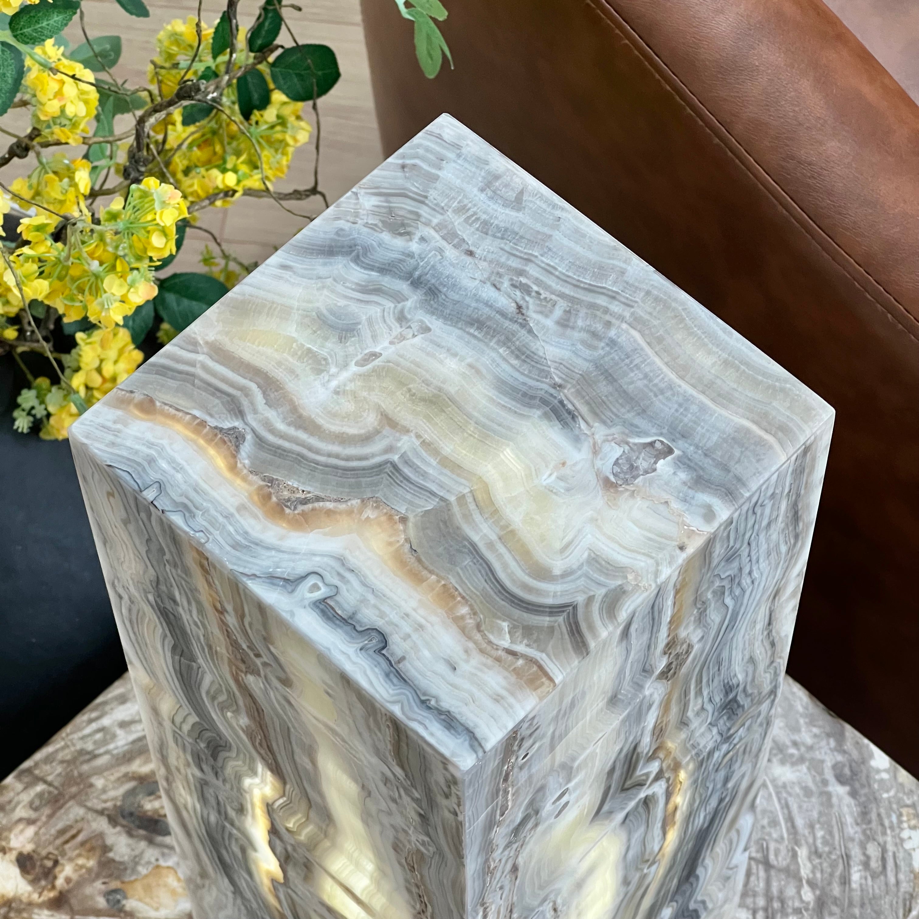 Grey & Cream Striped Onyx Lamp – Natural Stone Glow Accent Light