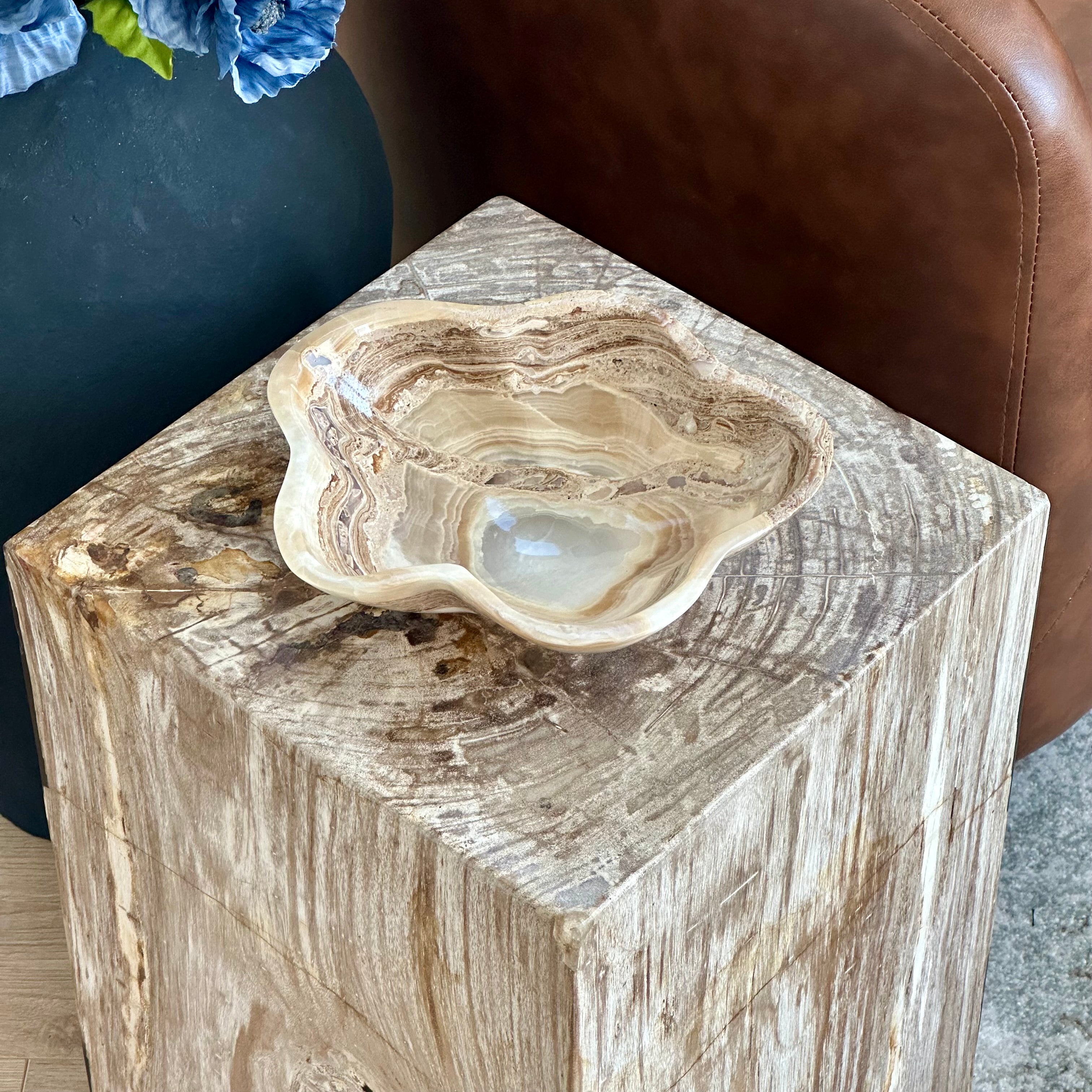 Wavy Beige Onyx Bowl – 8.5” Hand-Carved Stone Accent