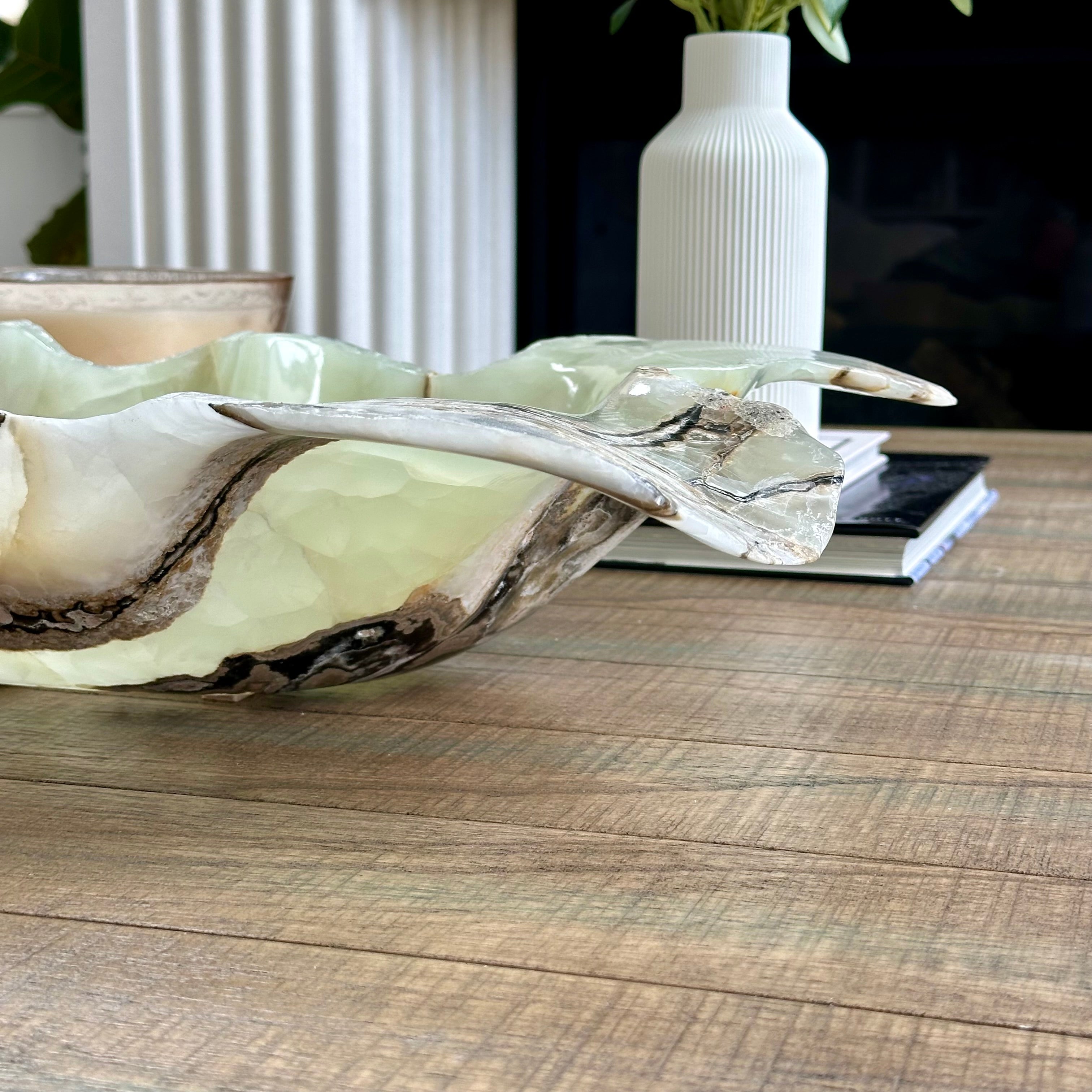 Rare Green Nacar Onyx Bowl – Hand-Carved Luxury Statement Piece