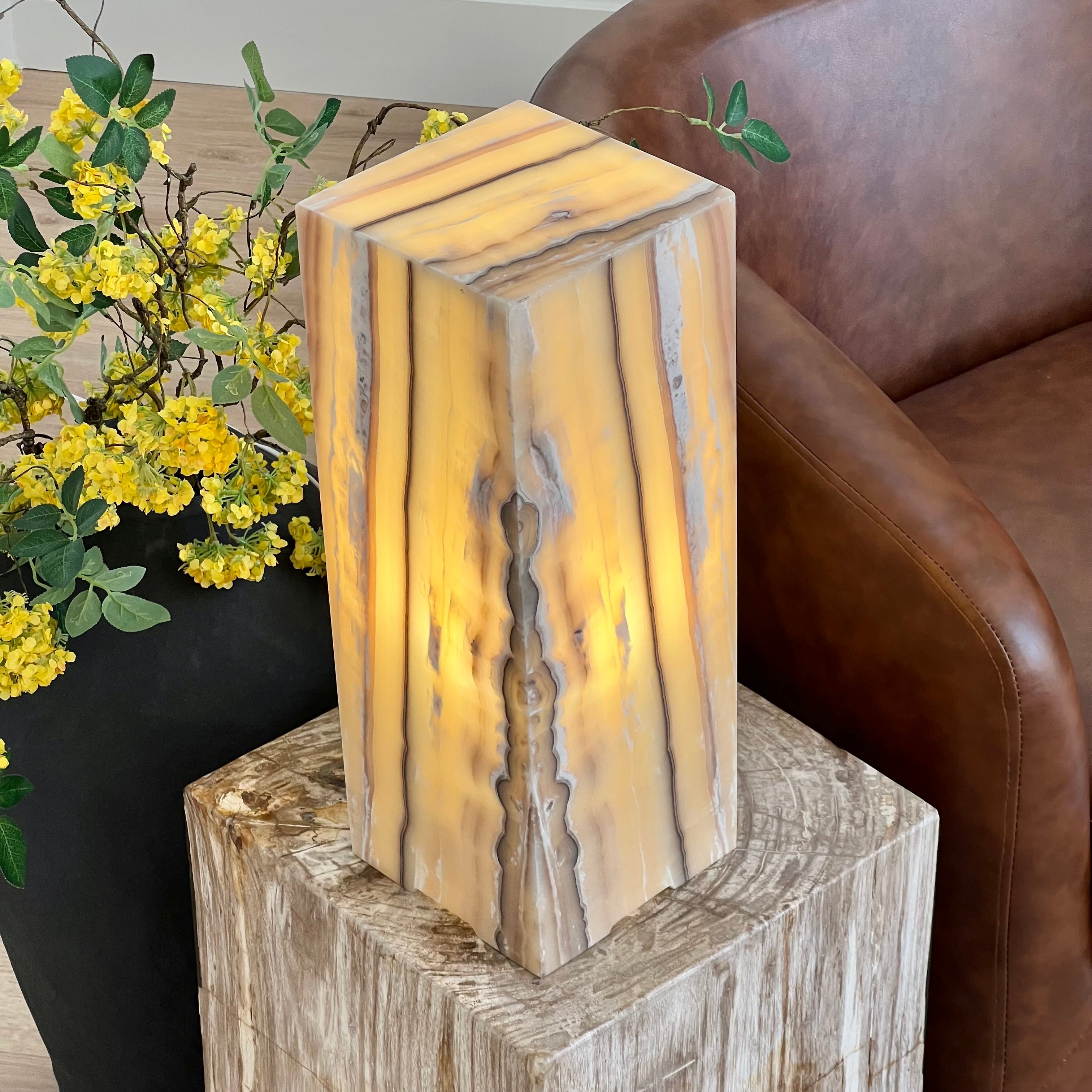 Hand-Carved Onyx Table Lamp – Natural Glow for Elegant Interiors