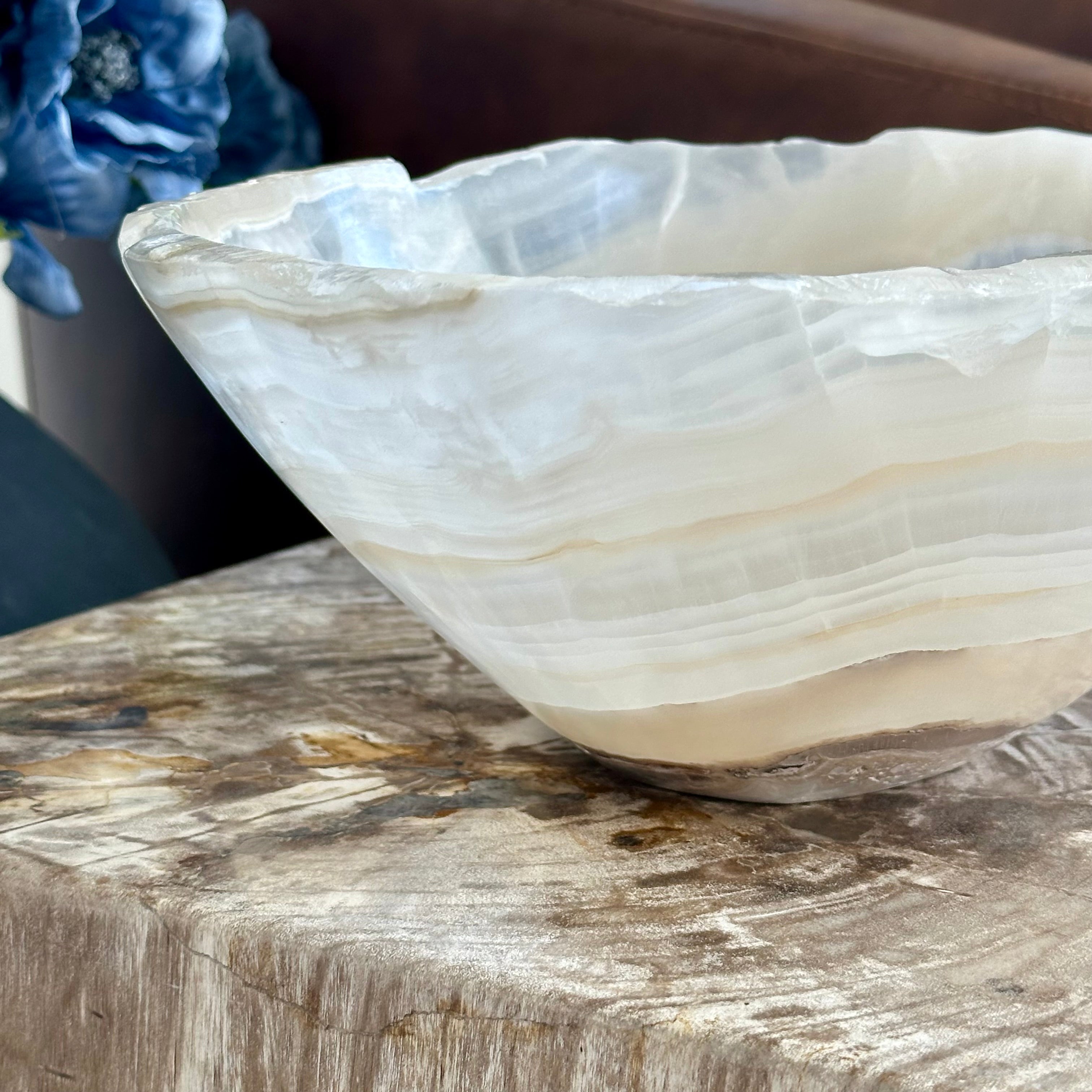 Beige & White Onyx Bowl – Hand-Carved Natural Stone Elegance