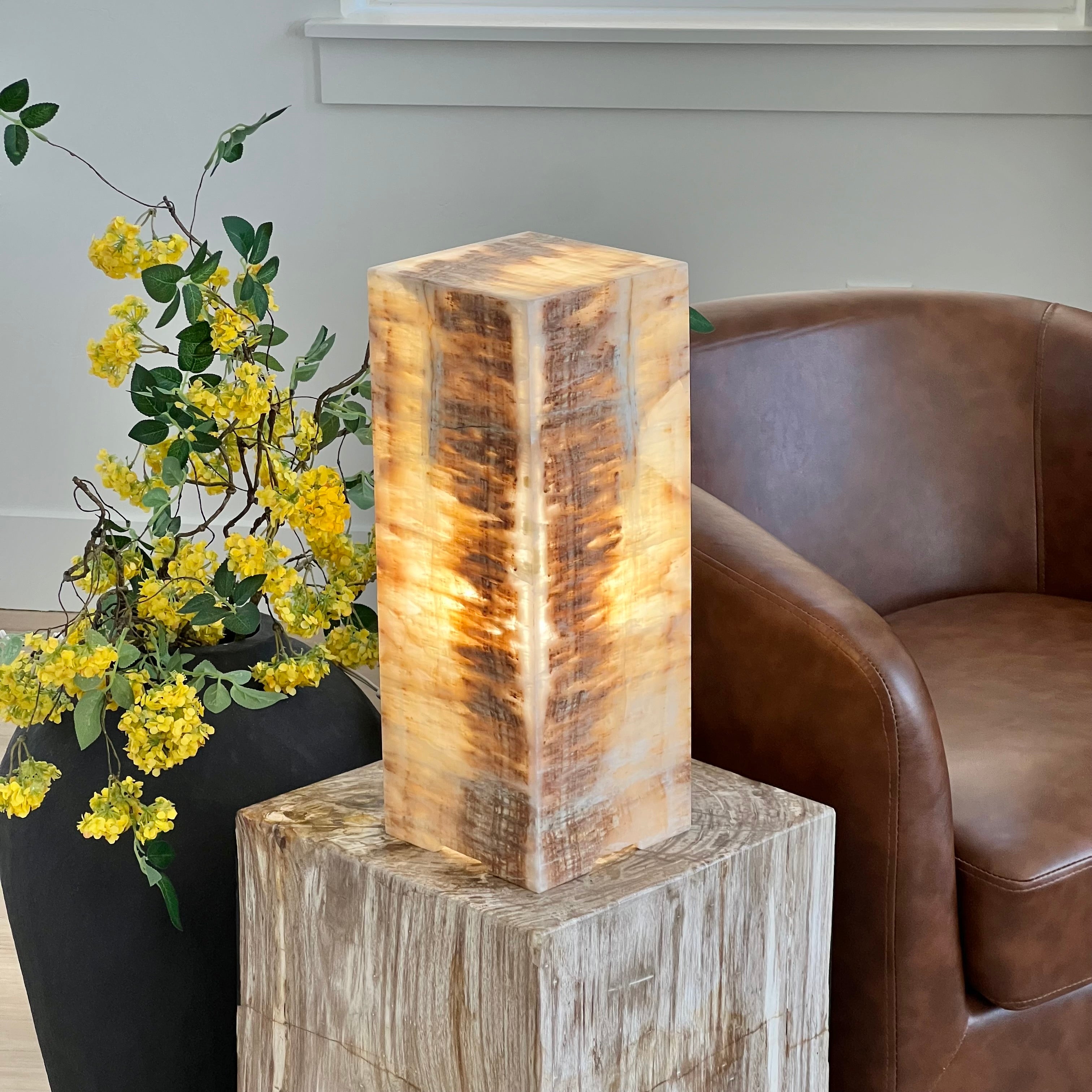 Hand-Carved Onyx Table Lamp – Warm Amber Glow with Natural Texture