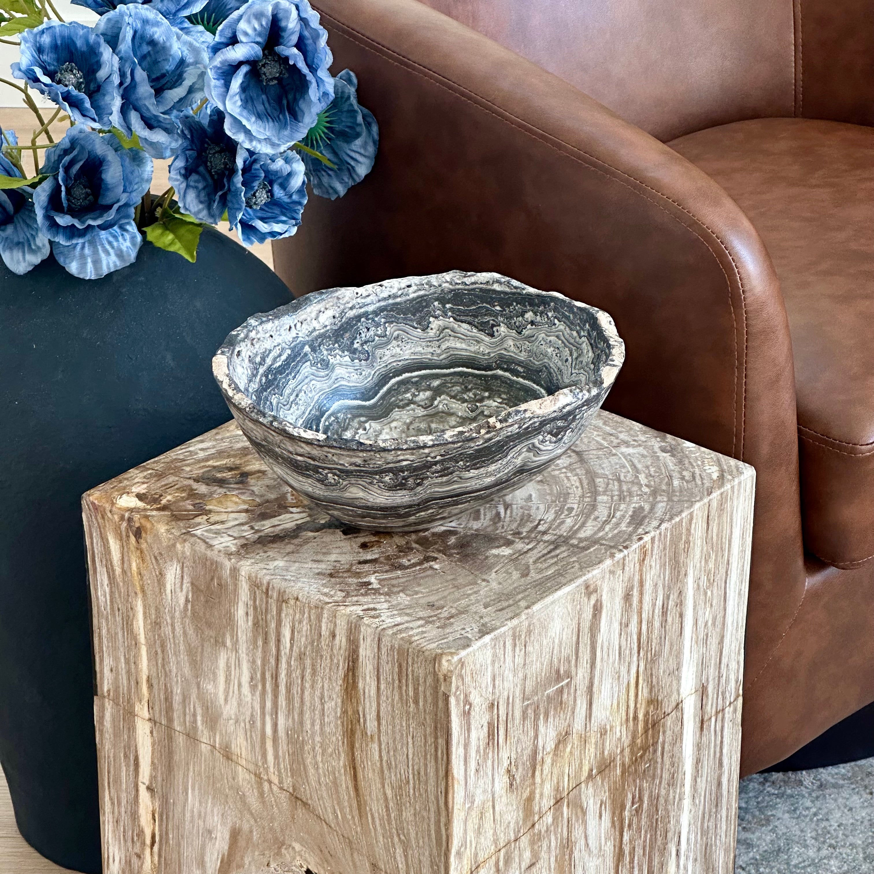 Black & White Banded Onyx Bowl – Hand-Carved Elegance