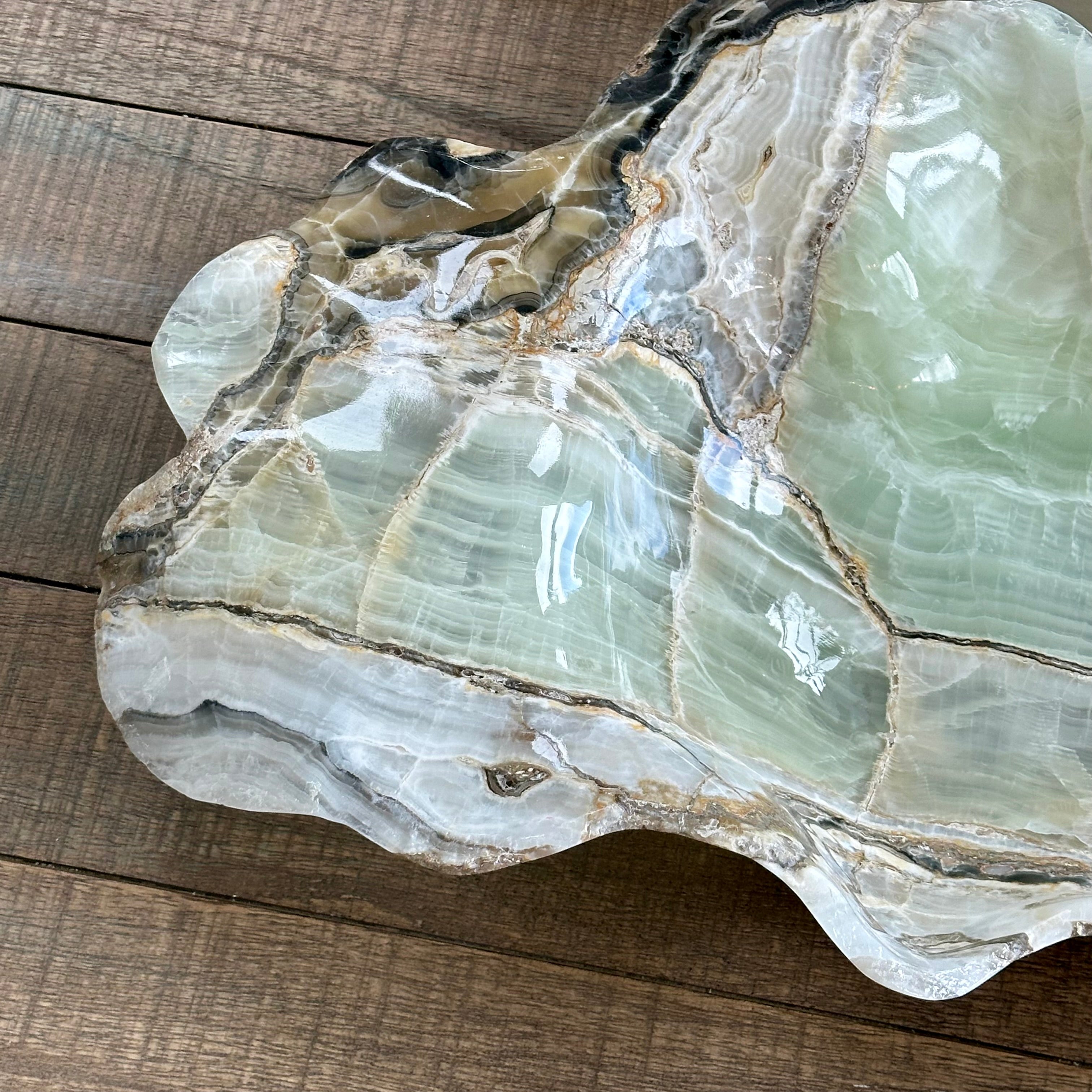 Rare Green Nacar Onyx Bowl – Hand-Carved Luxury Statement Piece