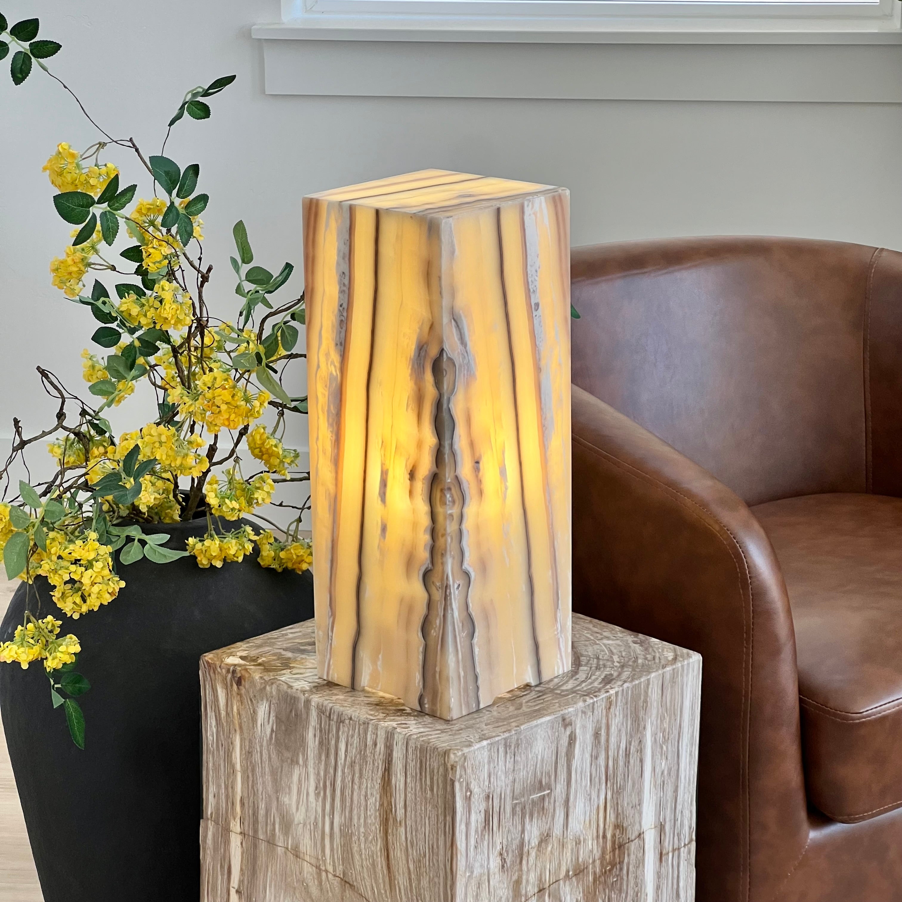 Hand-Carved Onyx Table Lamp – Natural Glow for Elegant Interiors