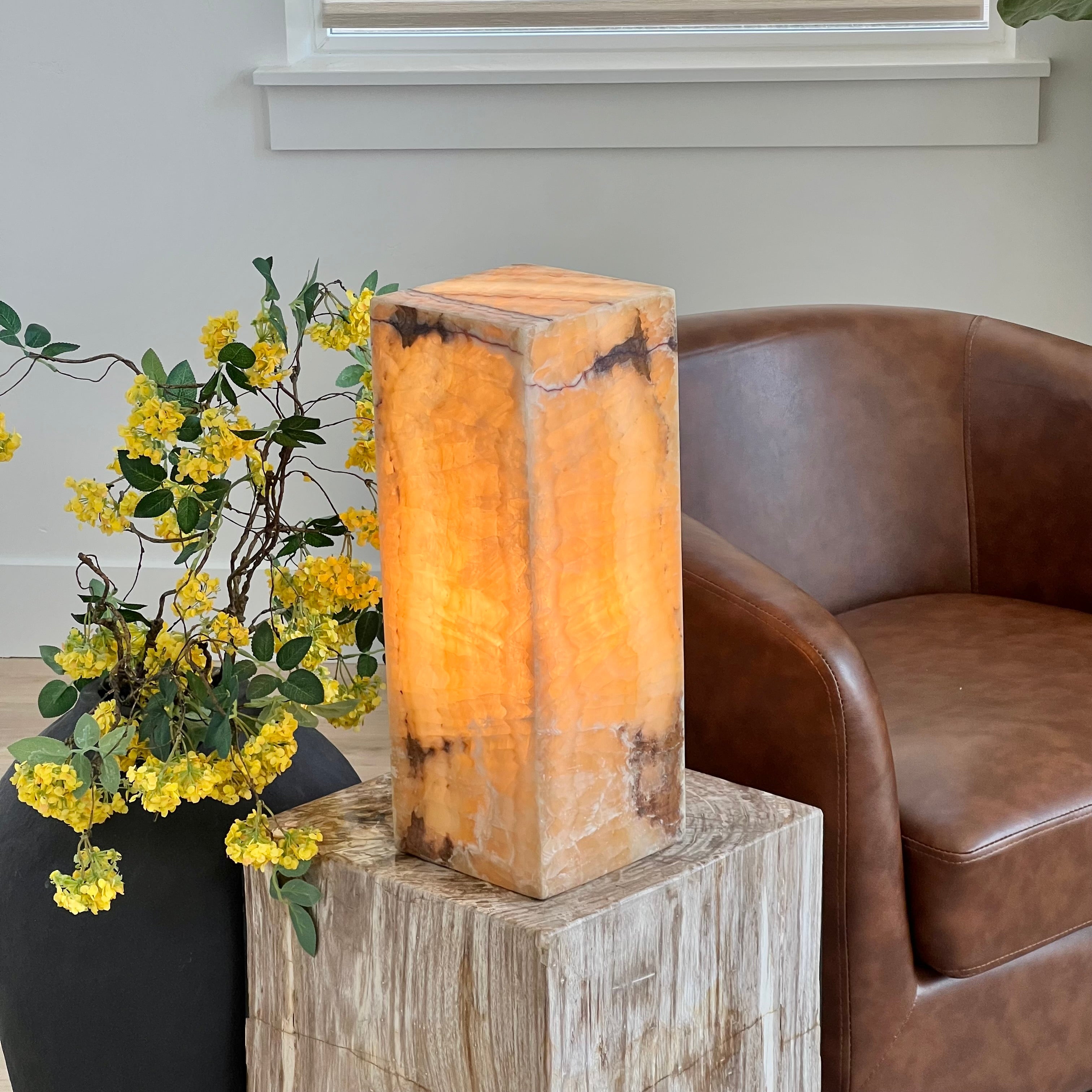 Handcrafted Onyx Tower Lamp (Golden Amber with Smoky Veining)