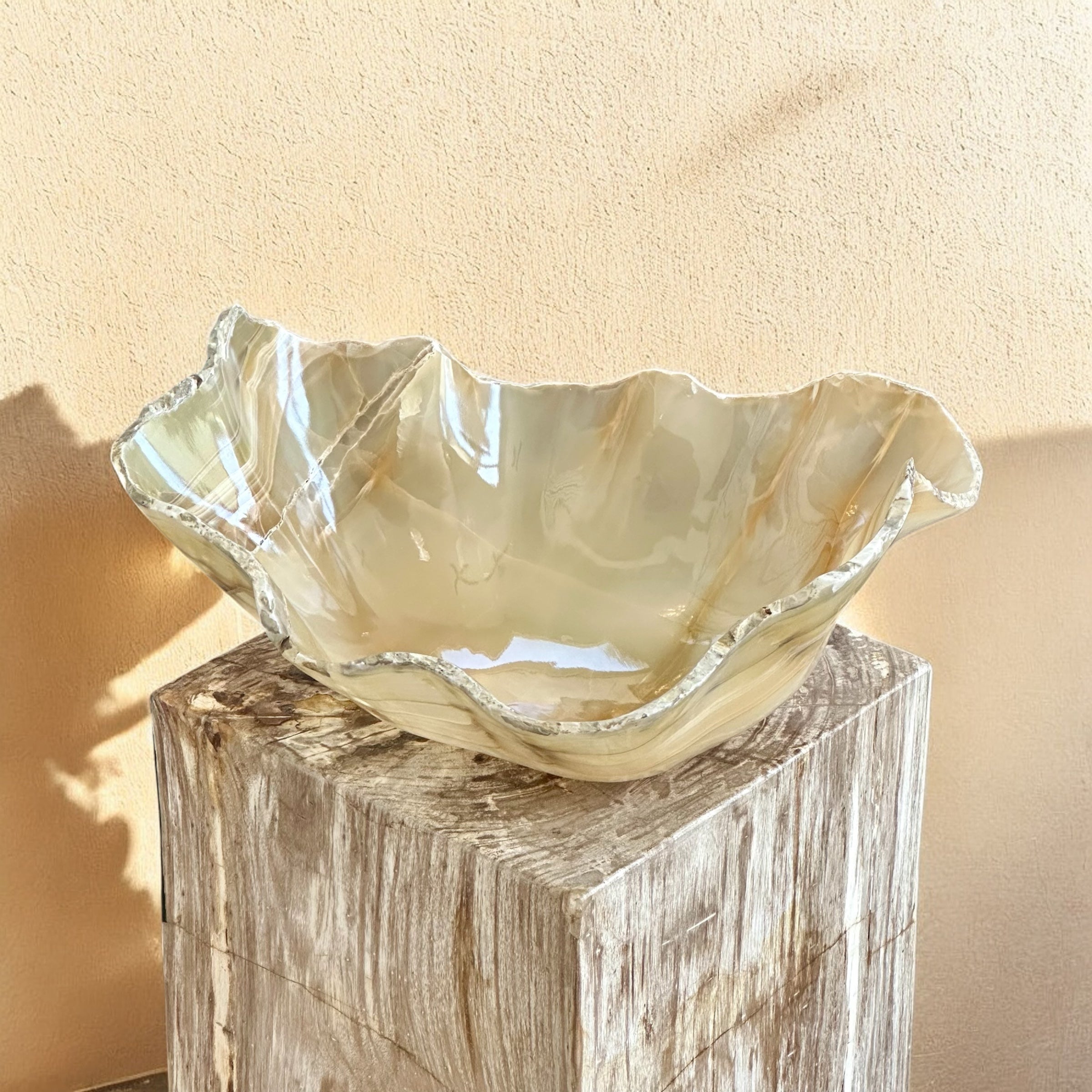 Wavy Edge Honey Onyx Bowl – 17” Hand-Carved Stone Centerpiece
