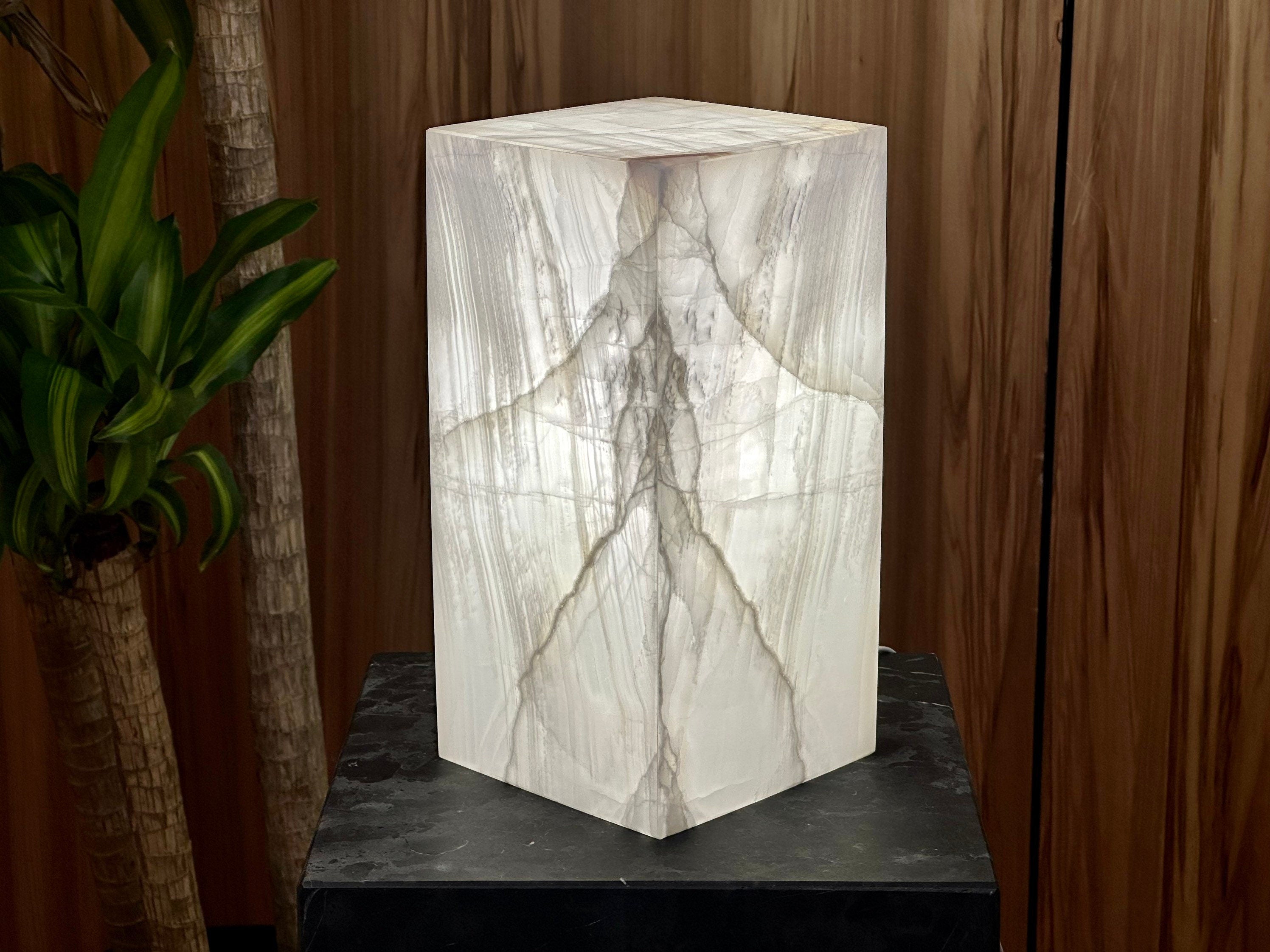 Elegant Onyx Desk Lamp - Modern and Chic Handcrafted Table Lamp for Office, Study, or Nightstand, Perfect Gift for Any Occasion